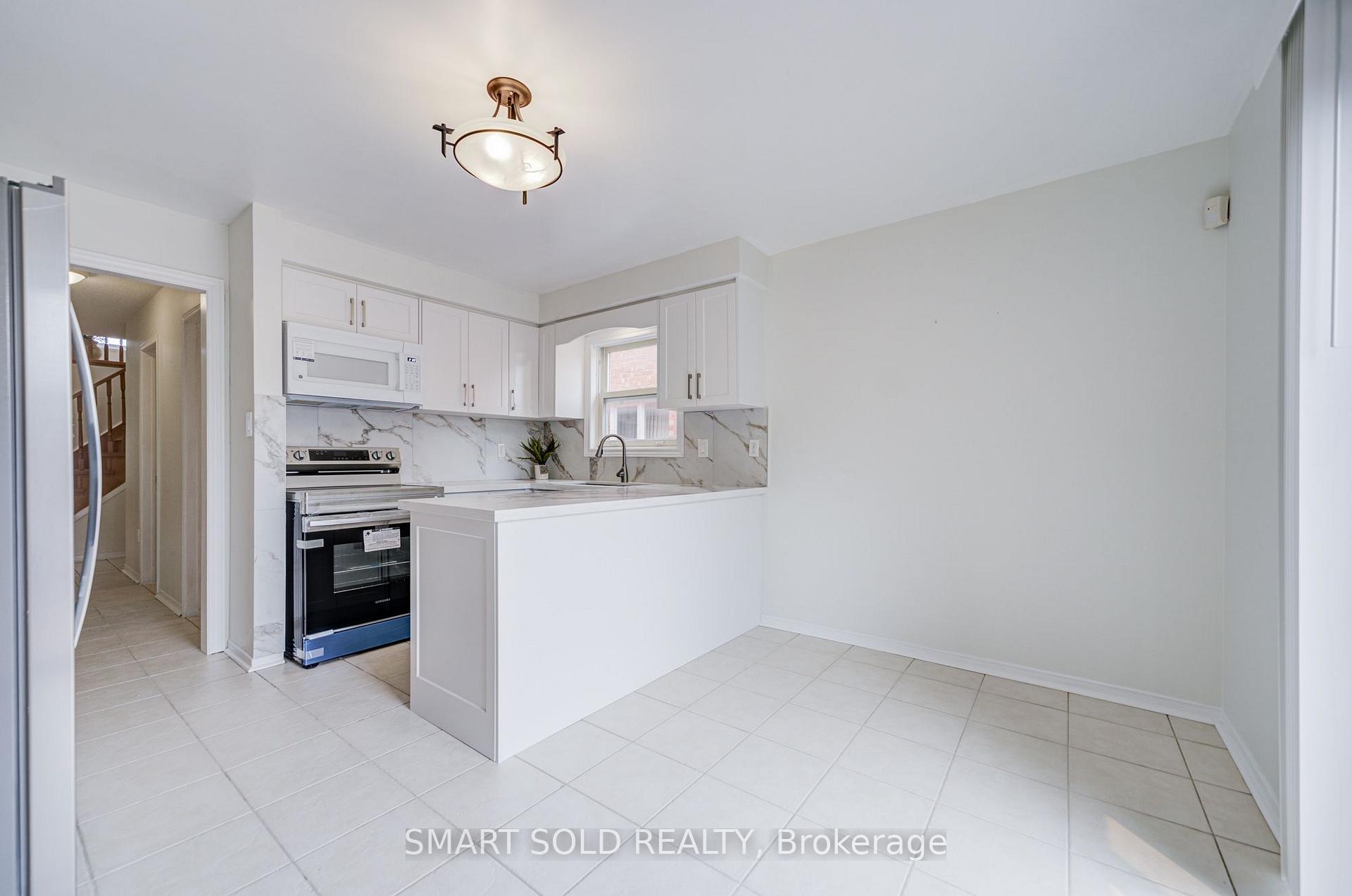 Photo 8 of 19 Justus Drive, Richmond Hill, Devonsleigh — HOMEH
