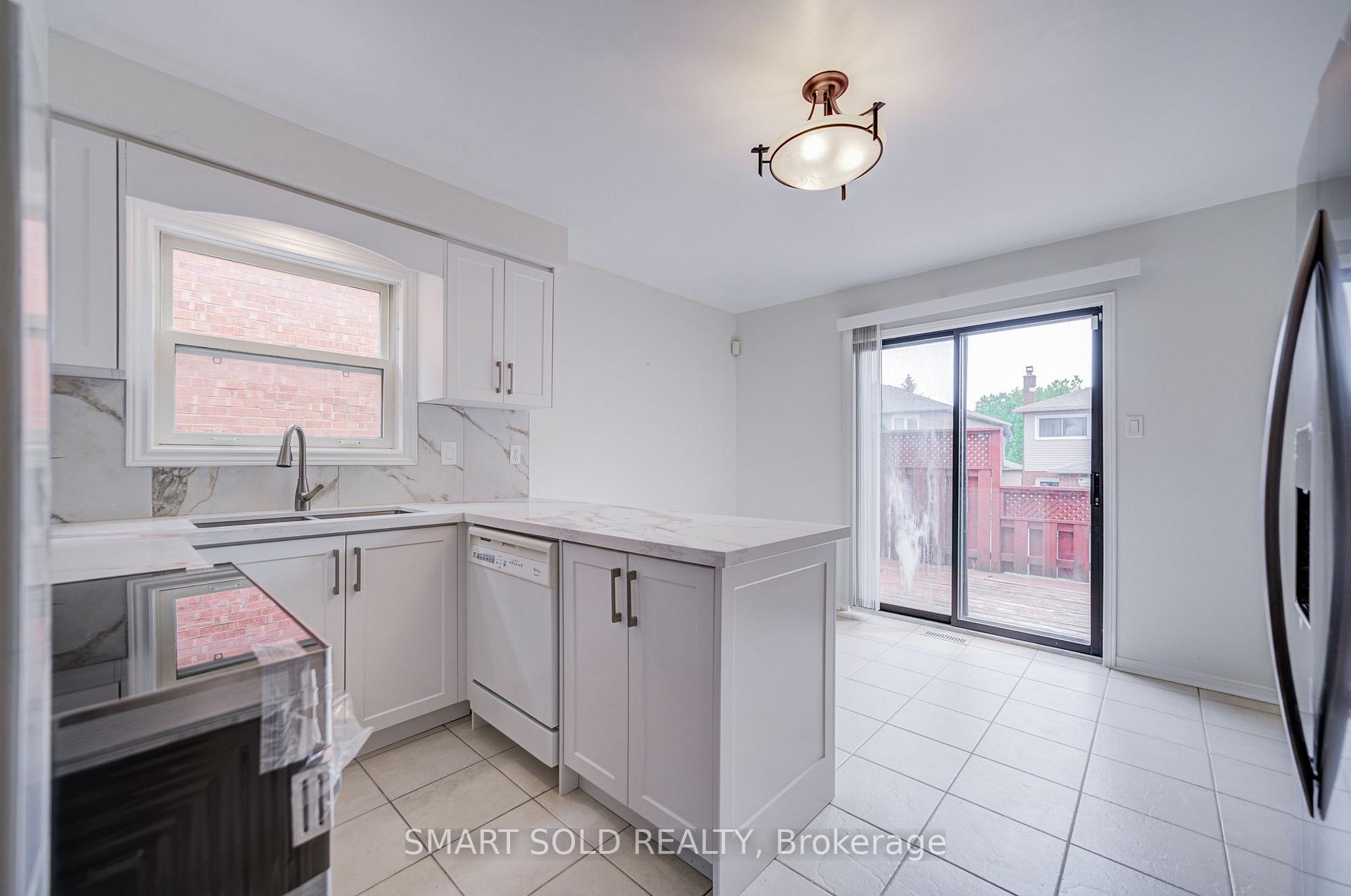 Photo 15 of 19 Justus Drive, Richmond Hill, Devonsleigh — HOMEH