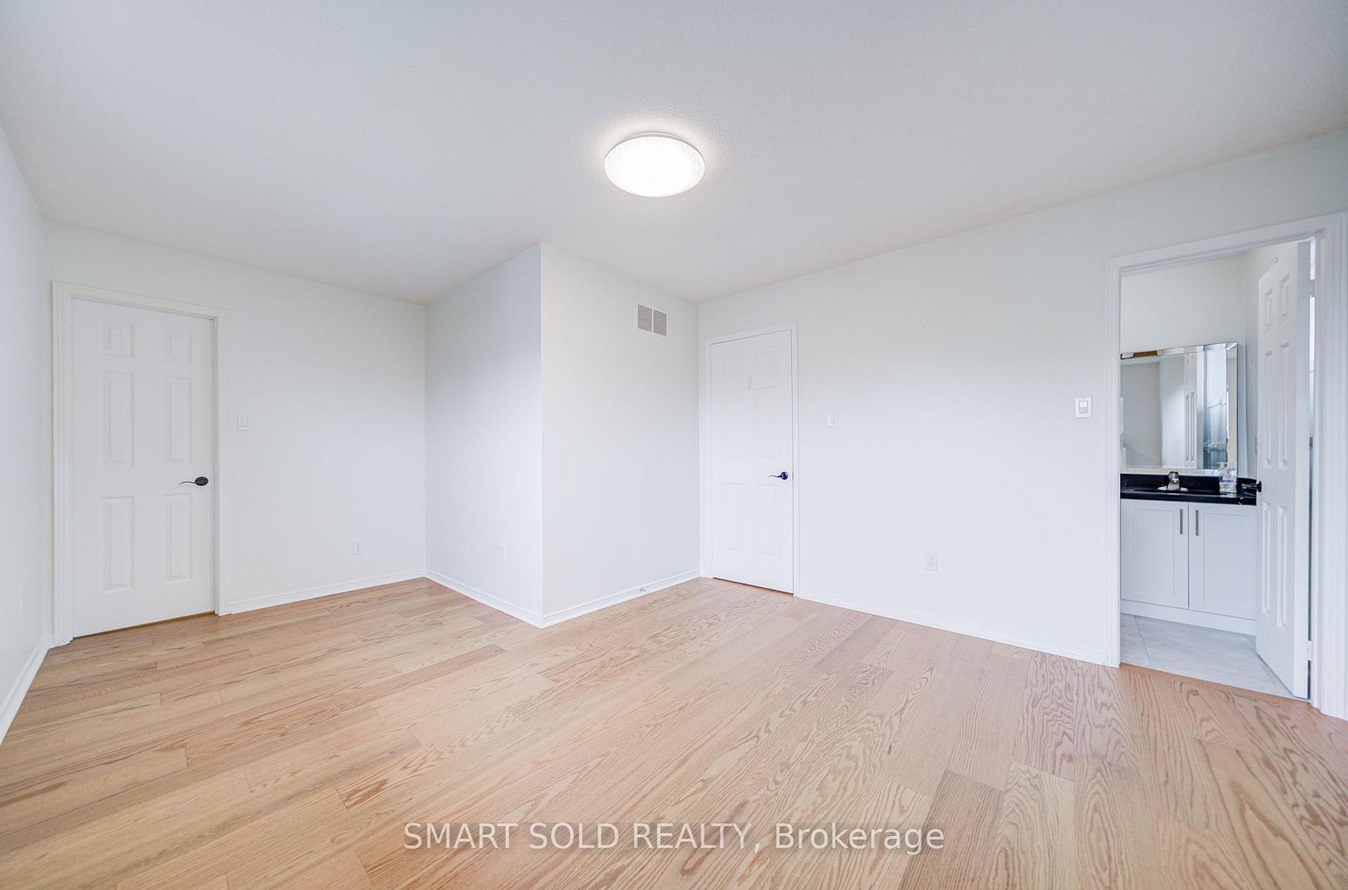 Photo 29 of 19 Justus Drive, Richmond Hill, Devonsleigh — HOMEH