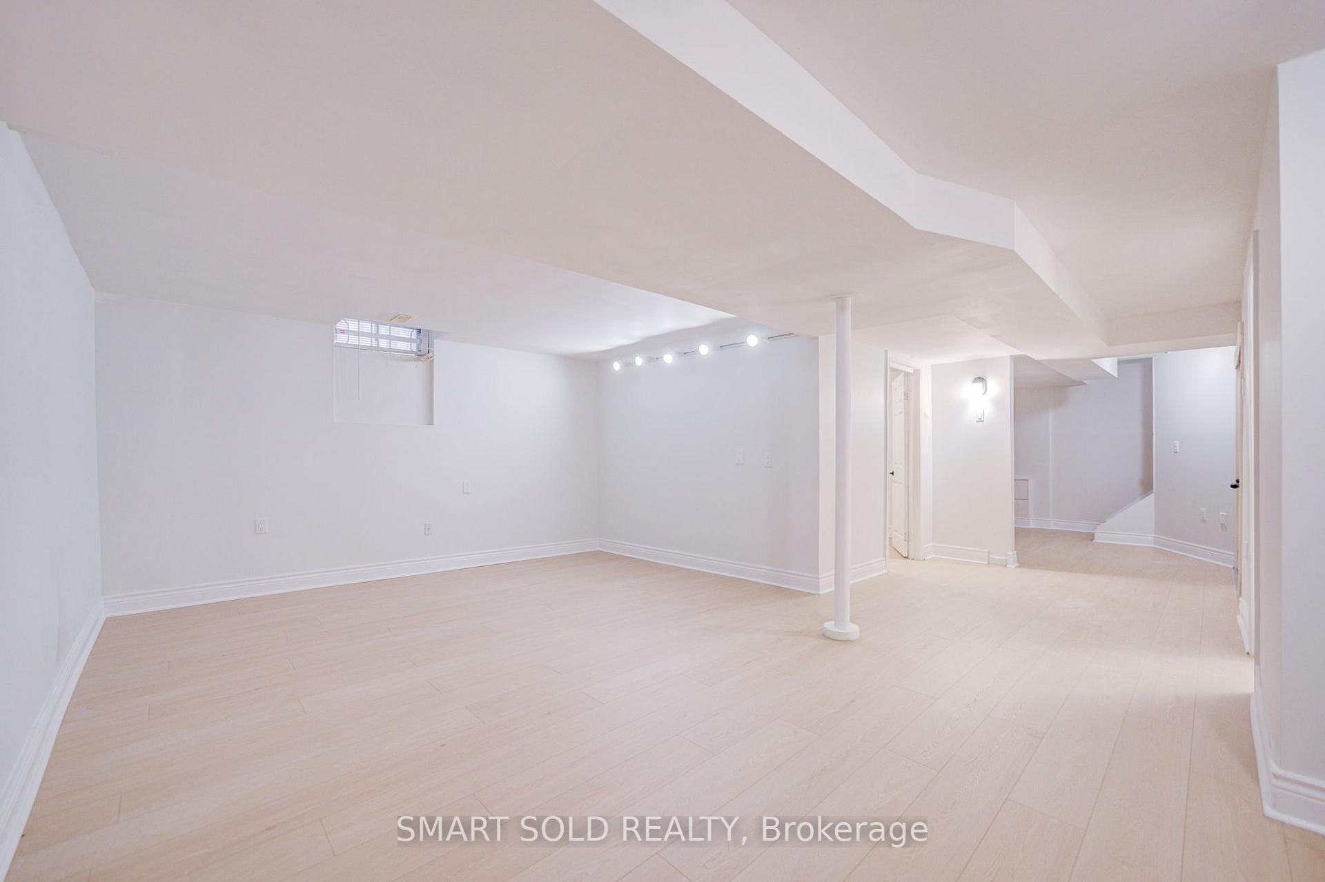Photo 39 of 19 Justus Drive, Richmond Hill, Devonsleigh — HOMEH