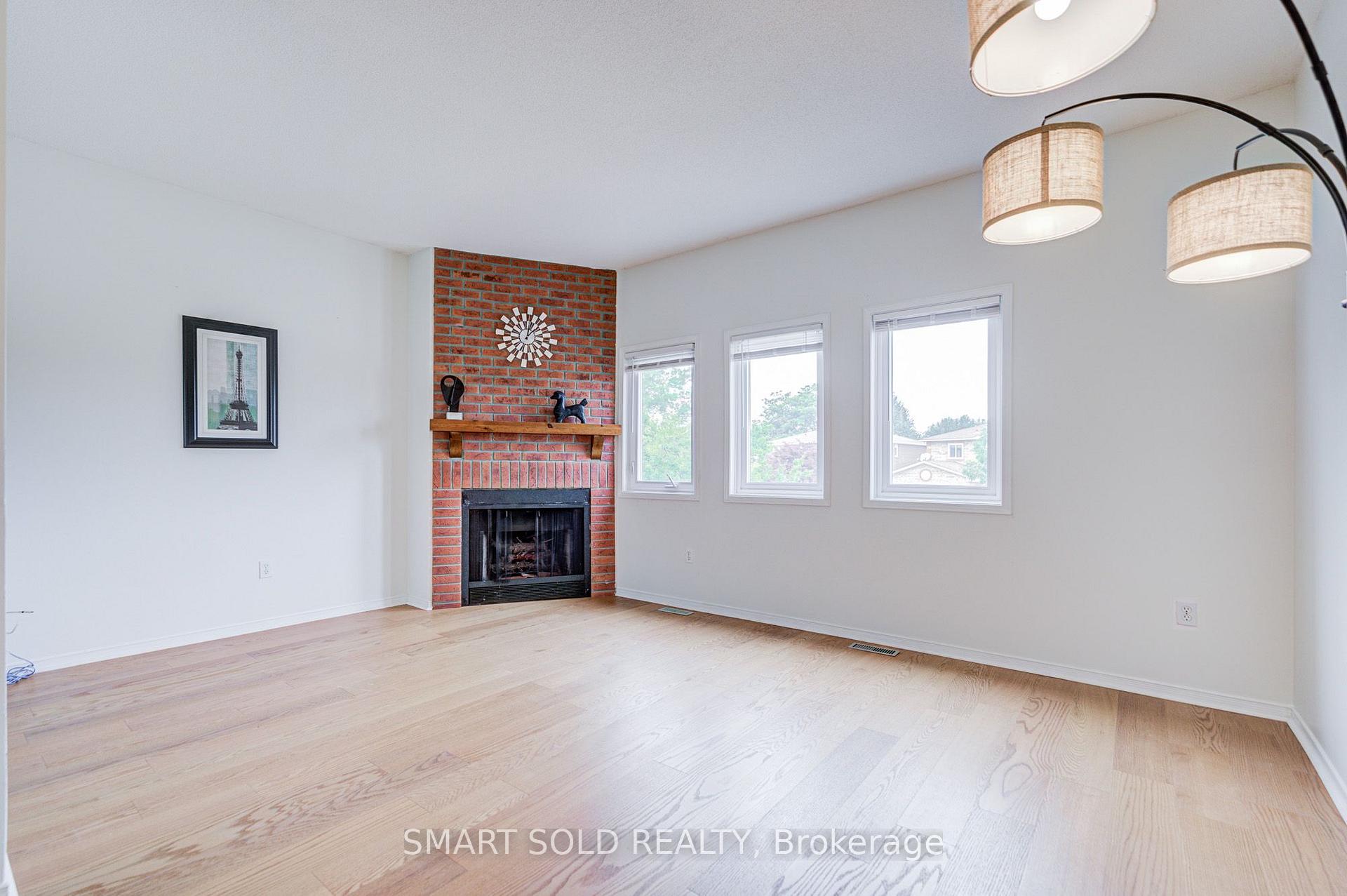 Photo 21 of 19 Justus Drive, Richmond Hill, Devonsleigh — HOMEH