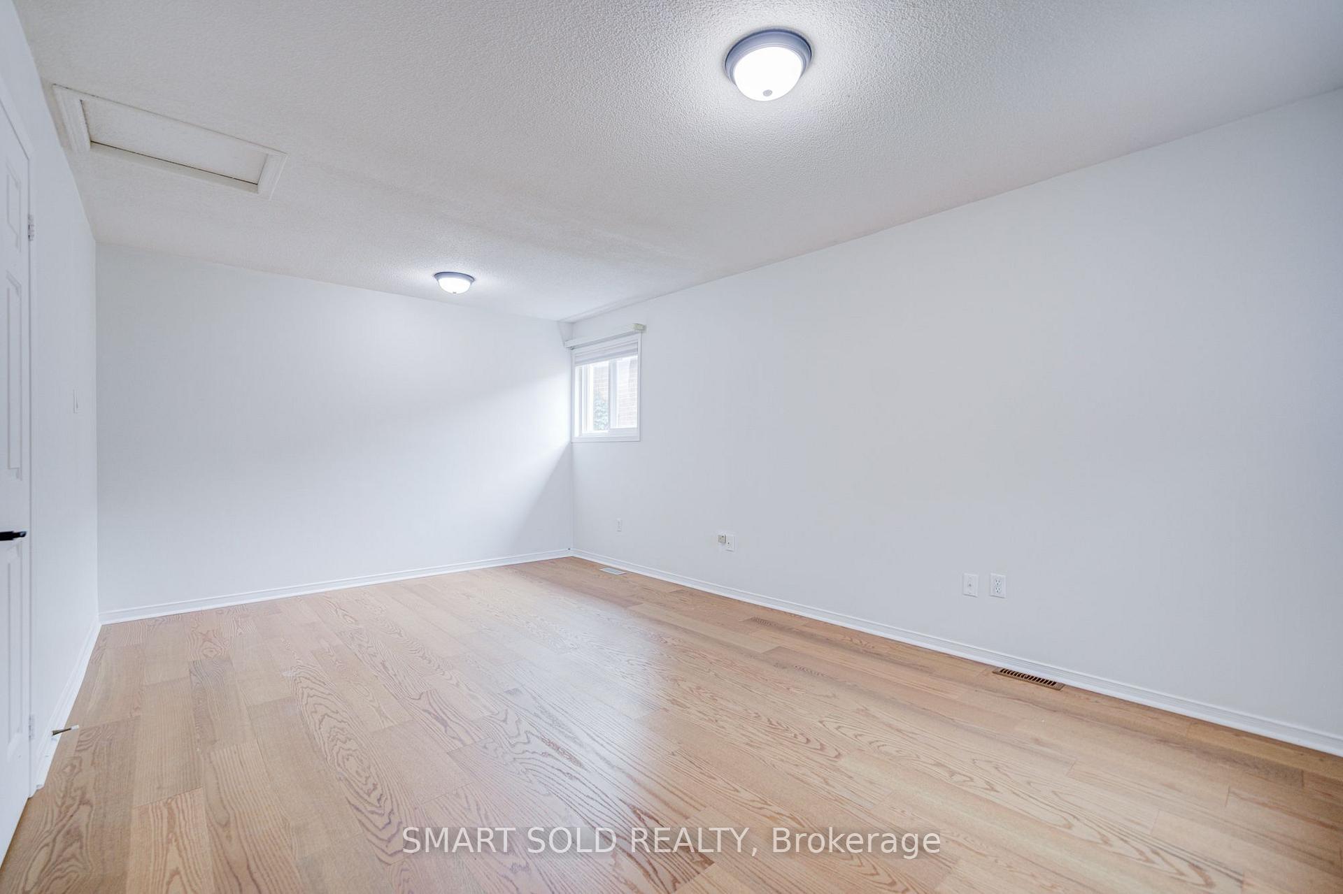 Photo 25 of 19 Justus Drive, Richmond Hill, Devonsleigh — HOMEH