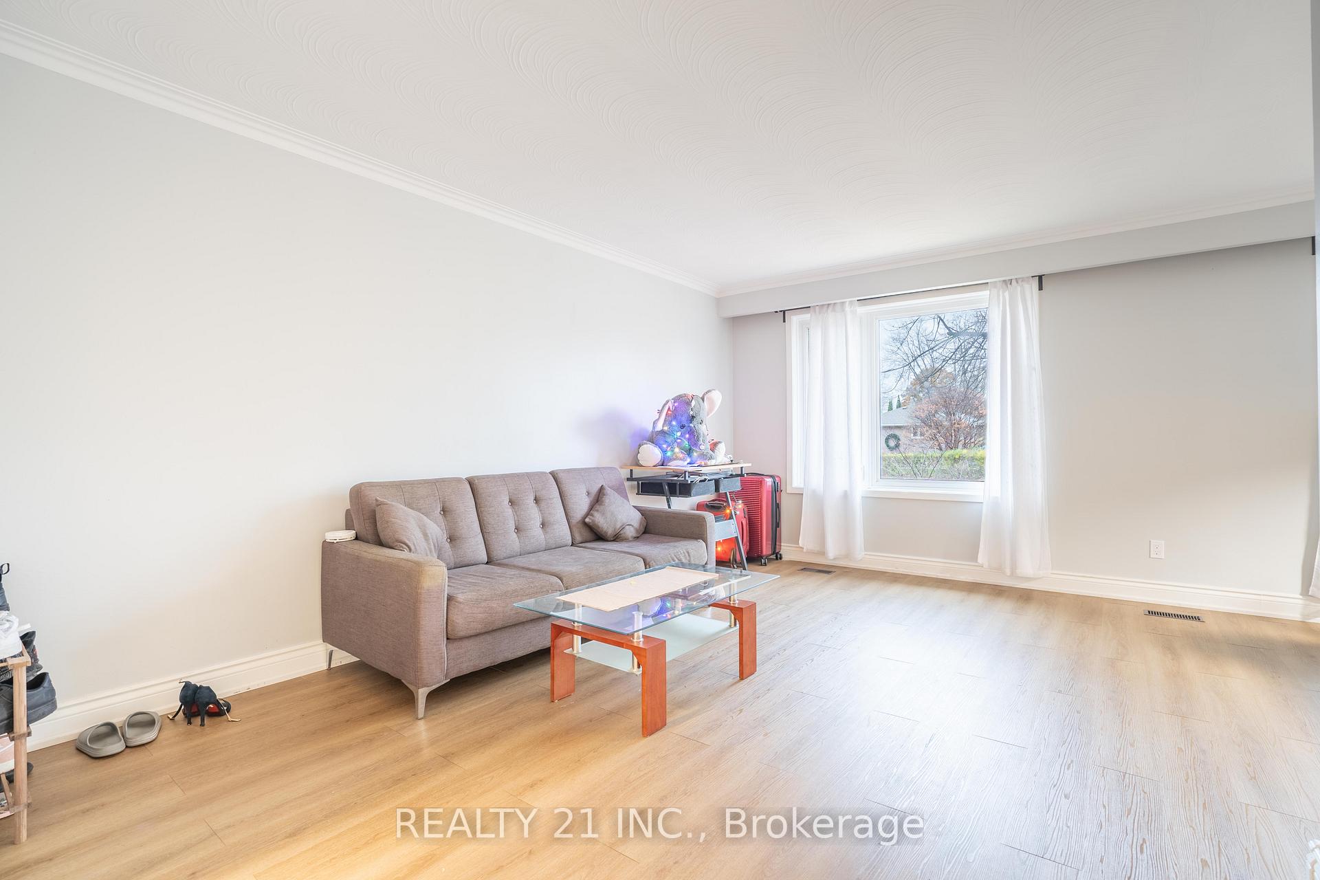 Photo 5 of 7 Brightside Drive, Scarborough, West Hill — HOMEH