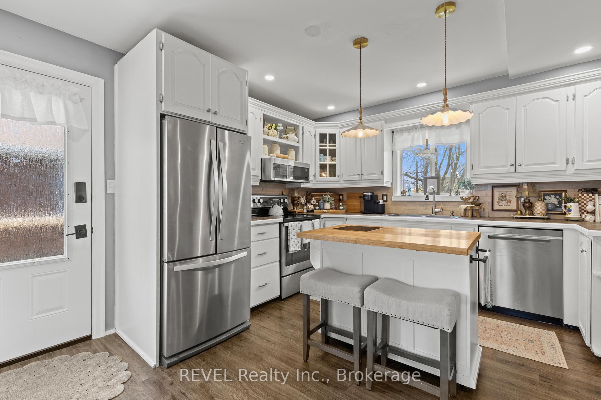 Photo 6 of 41 Rose Avenue, Thorold, Thorold Downtown — HOMEH