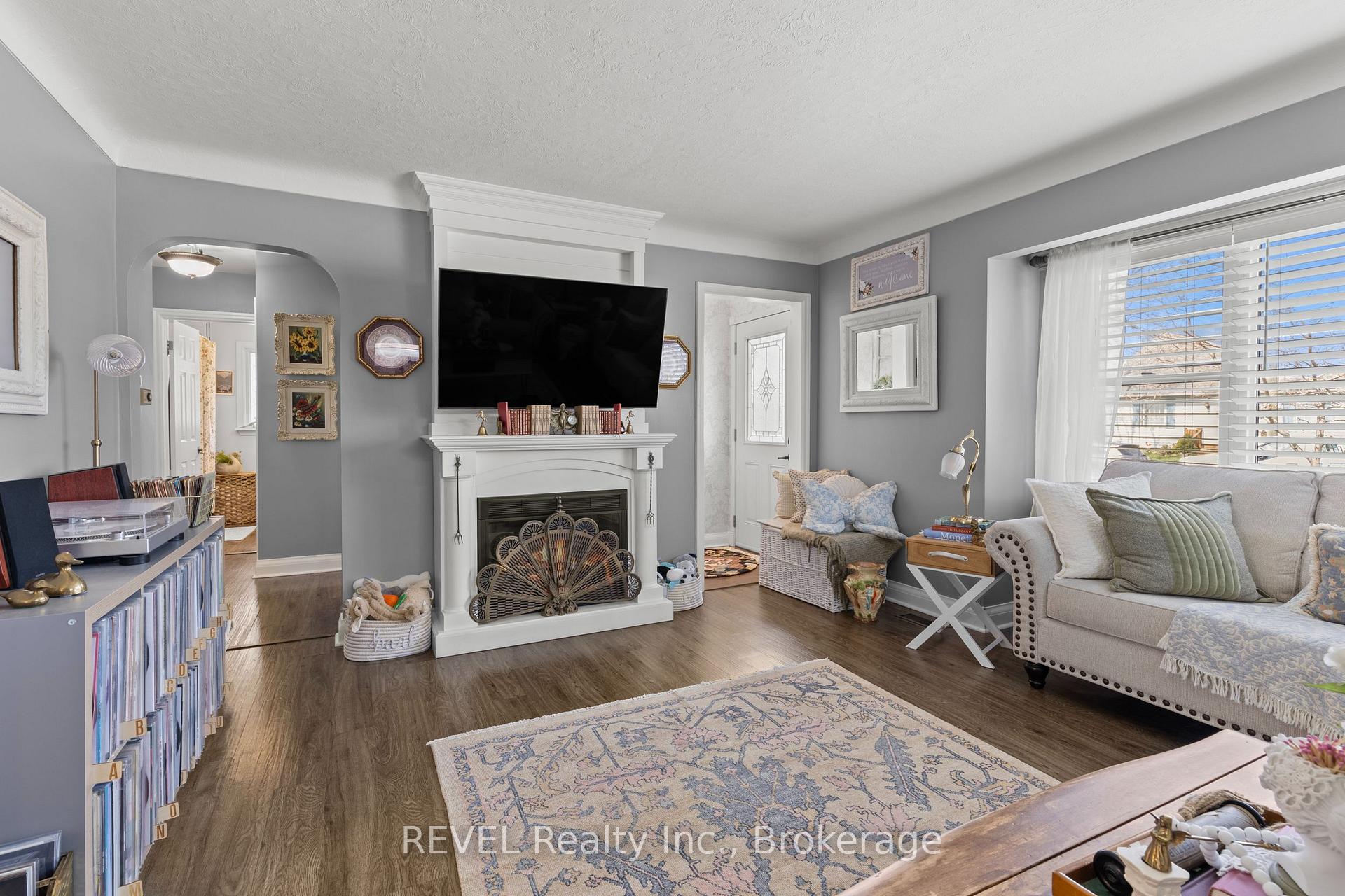 Photo 11 of 41 Rose Avenue, Thorold, Thorold Downtown — HOMEH