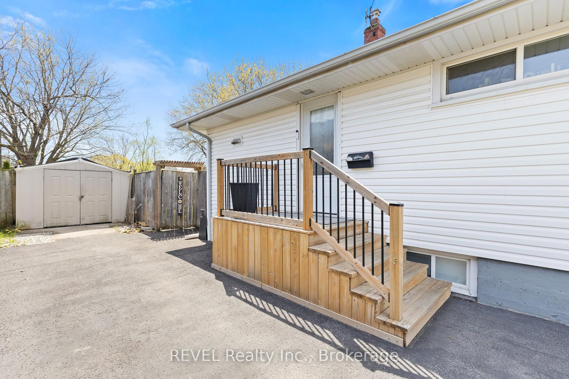 Photo 24 of 41 Rose Avenue, Thorold, Thorold Downtown — HOMEH