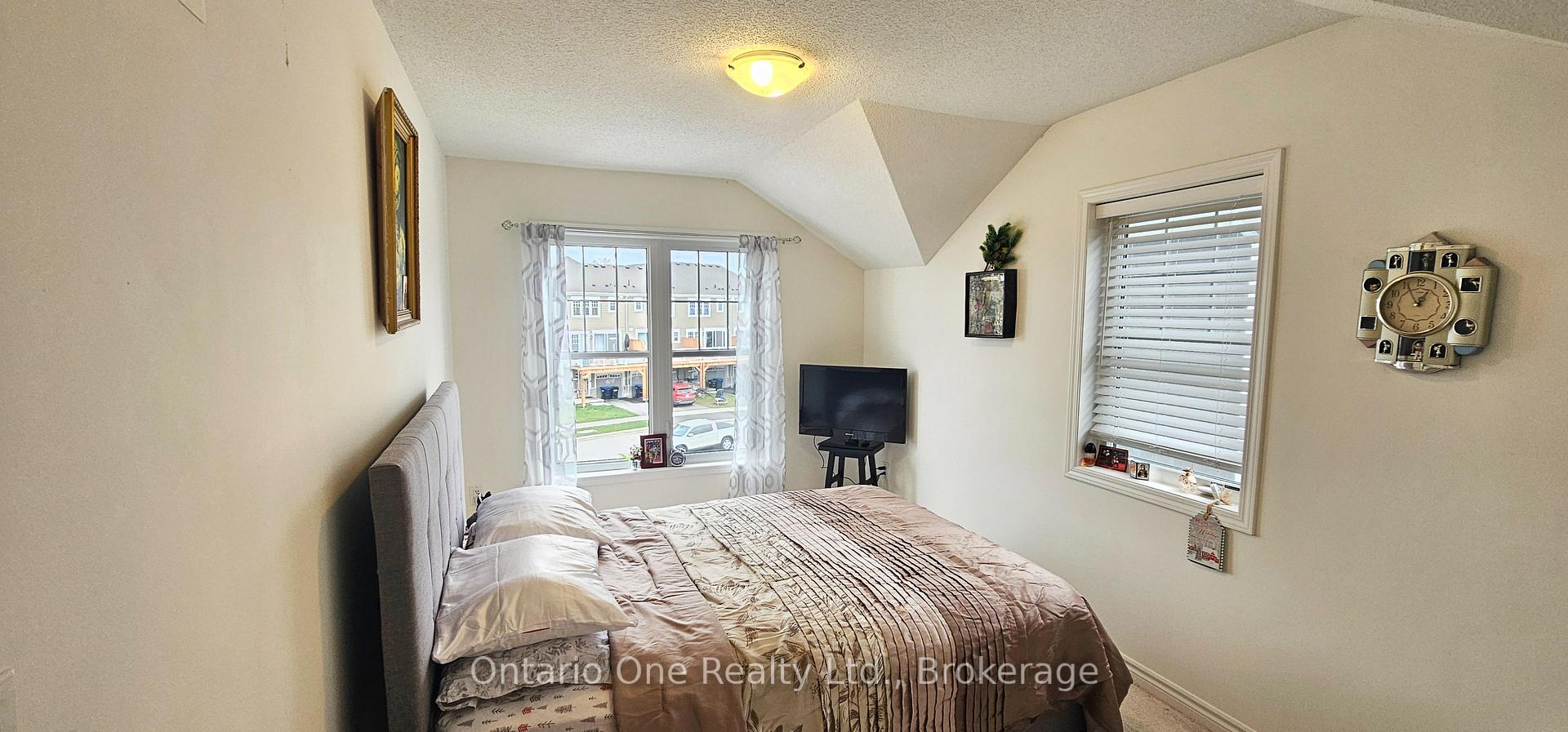 Photo 12 of 24 Surf Drive, Wasaga Beach — HOMEH