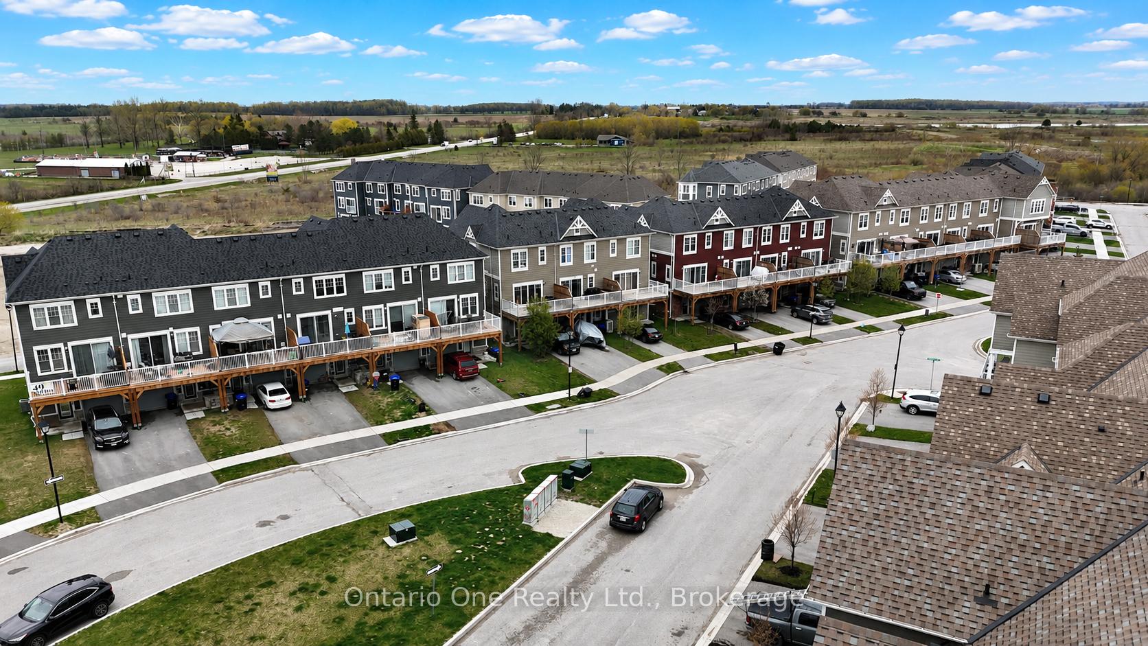 Photo 21 of 24 Surf Drive, Wasaga Beach — HOMEH