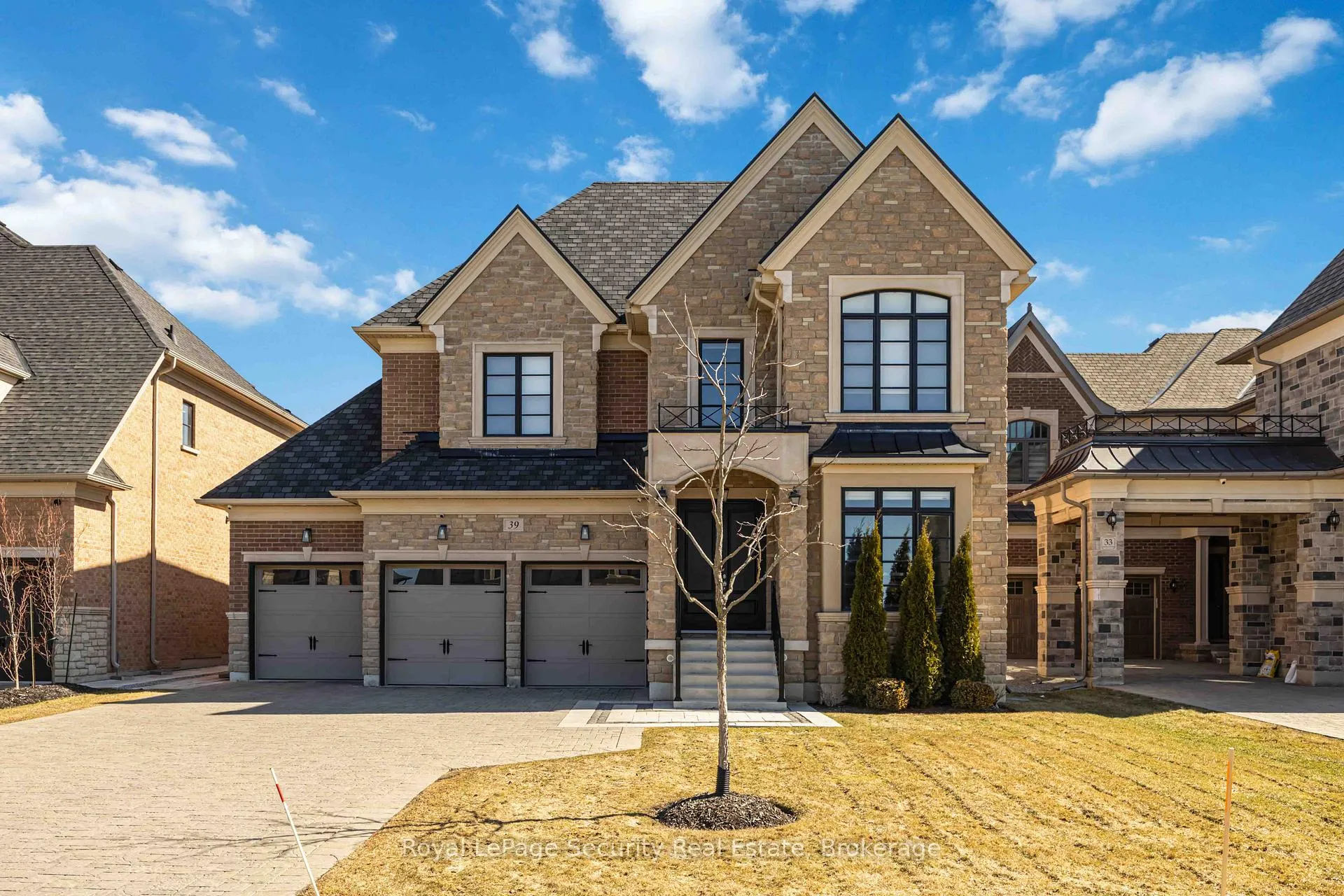 Photo 1 of 39 Endless Circle, Vaughan, Kleinburg — HOMEH