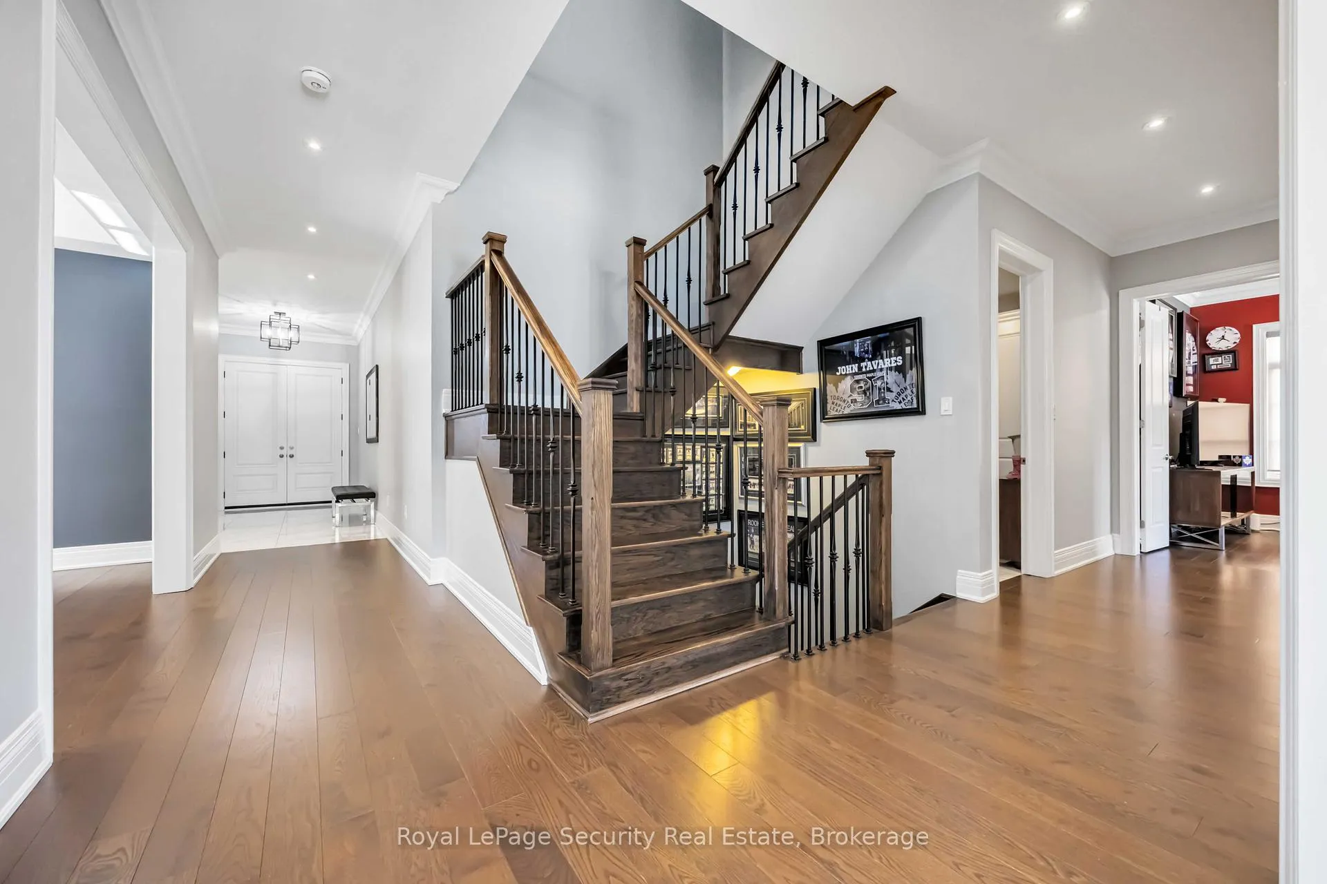 Photo 3 of 39 Endless Circle, Vaughan, Kleinburg — HOMEH