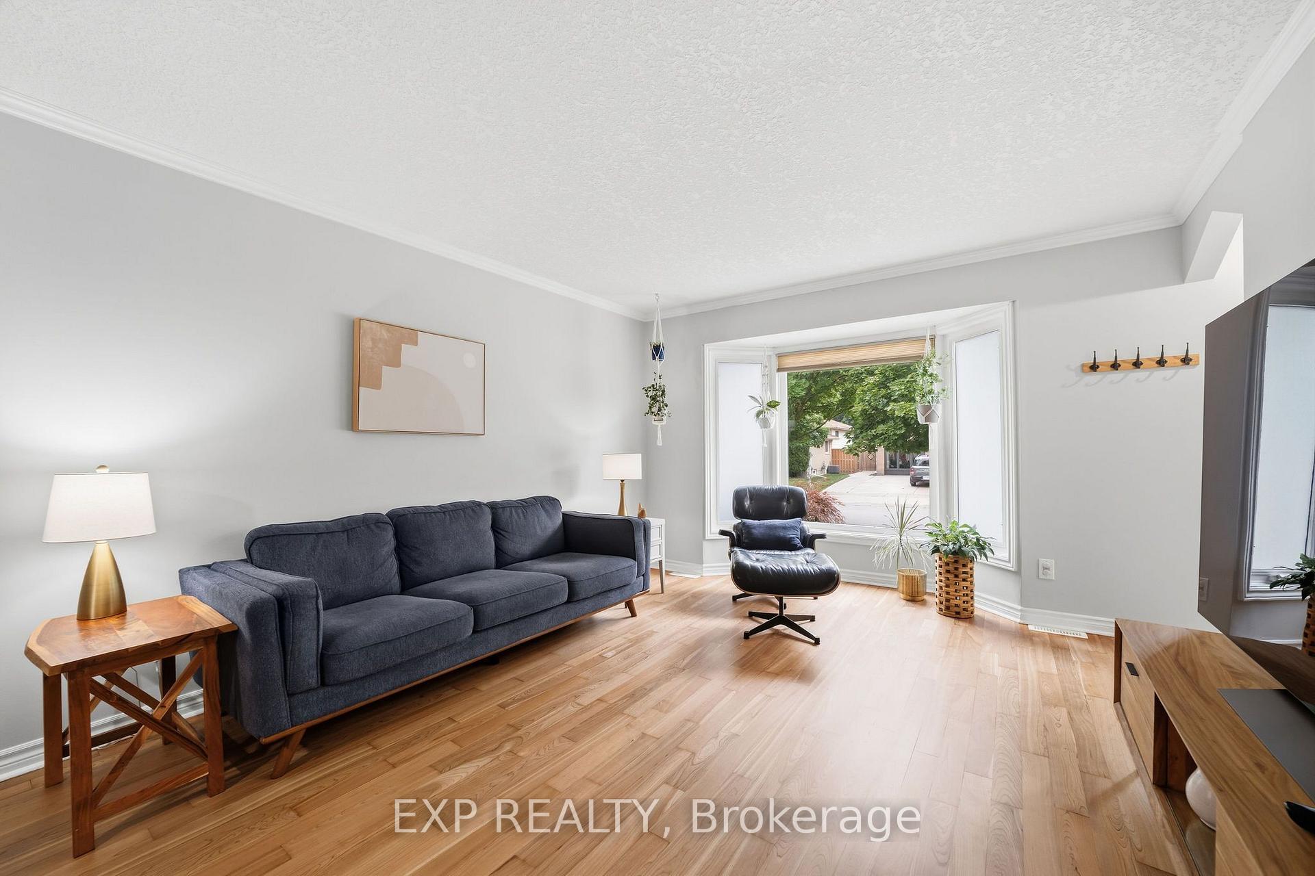 Photo 4 of 103 Clara Crescent, London, South X — HOMEH