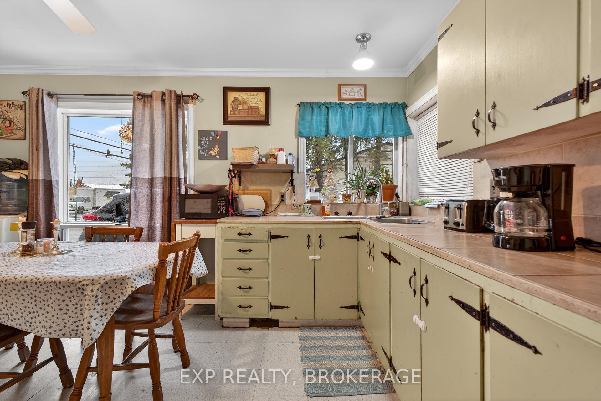 Photo 20 of 2295 Sydenham Road, Kingston, City North of 401 — HOMEH