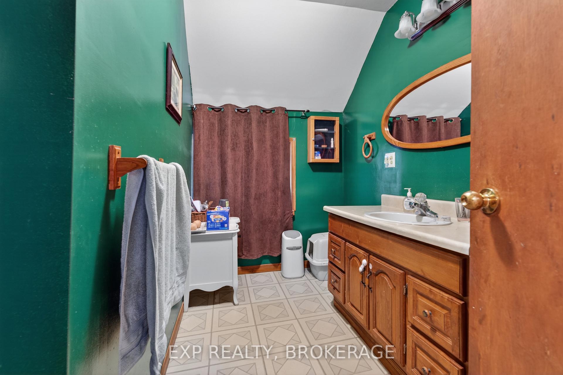 Photo 31 of 2295 Sydenham Road, Kingston, City North of 401 — HOMEH