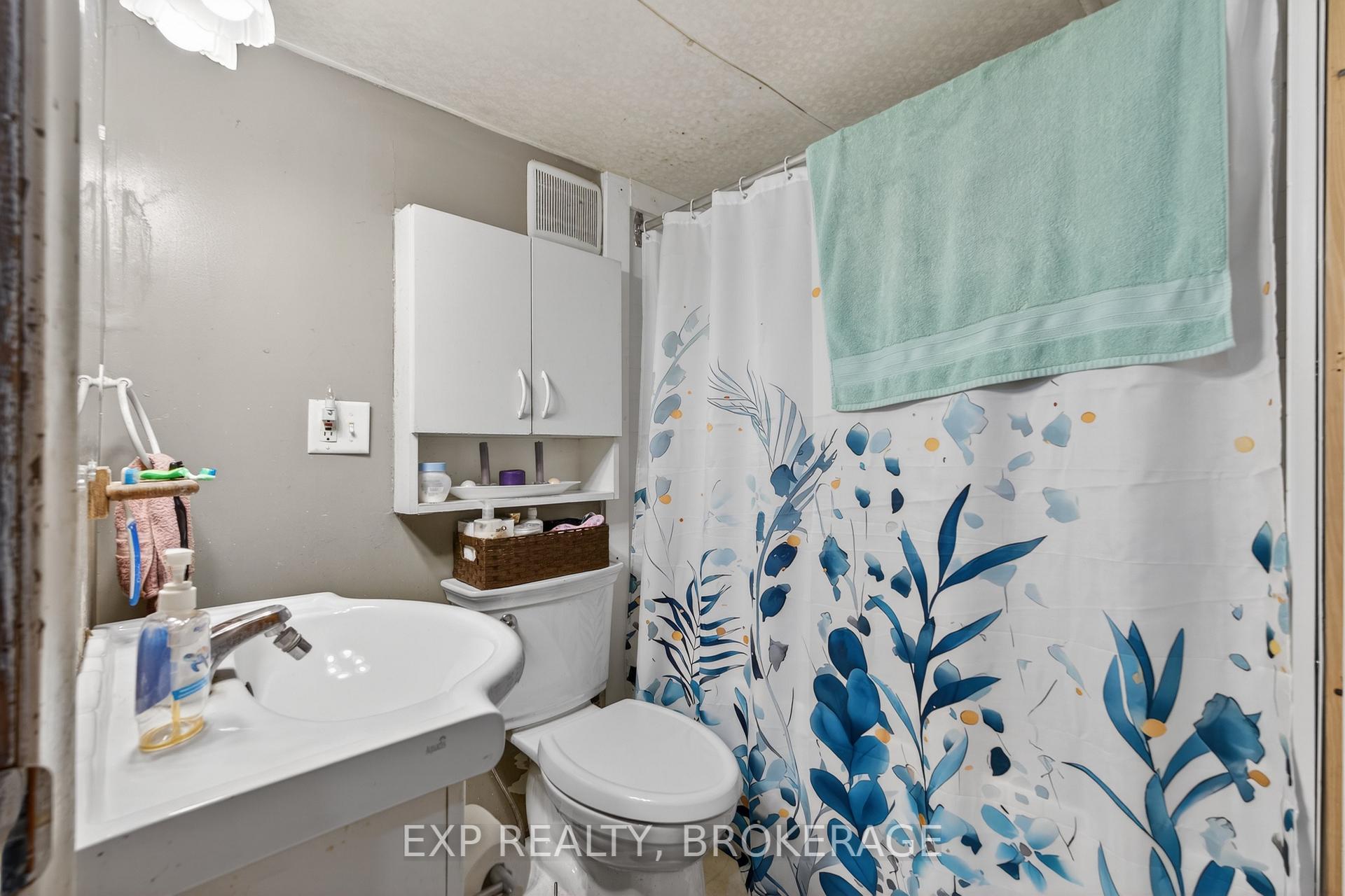 Photo 46 of 2295 Sydenham Road, Kingston, City North of 401 — HOMEH
