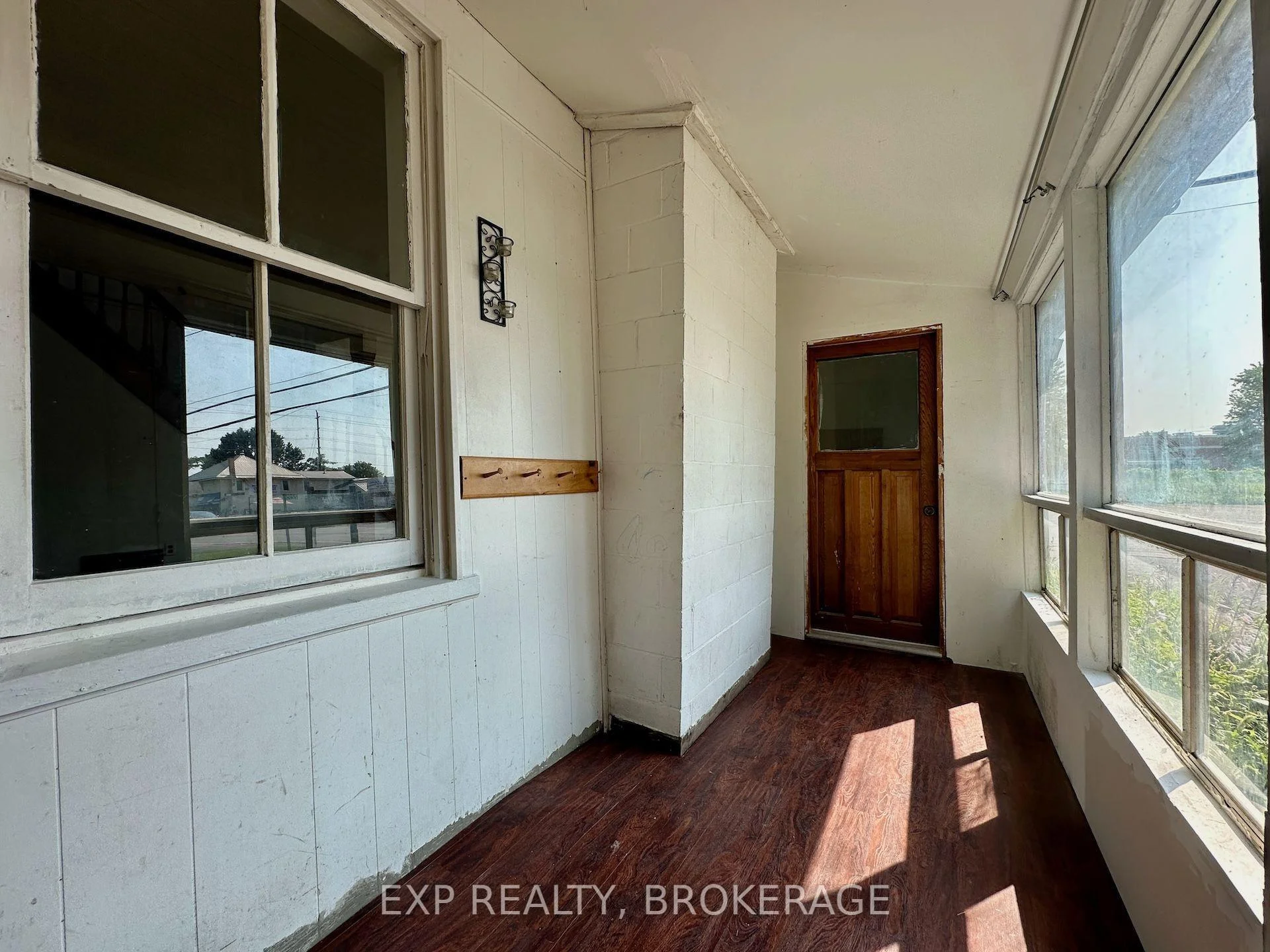Photo 4 of 2295 Sydenham Road, Kingston, City North of 401 — HOMEH