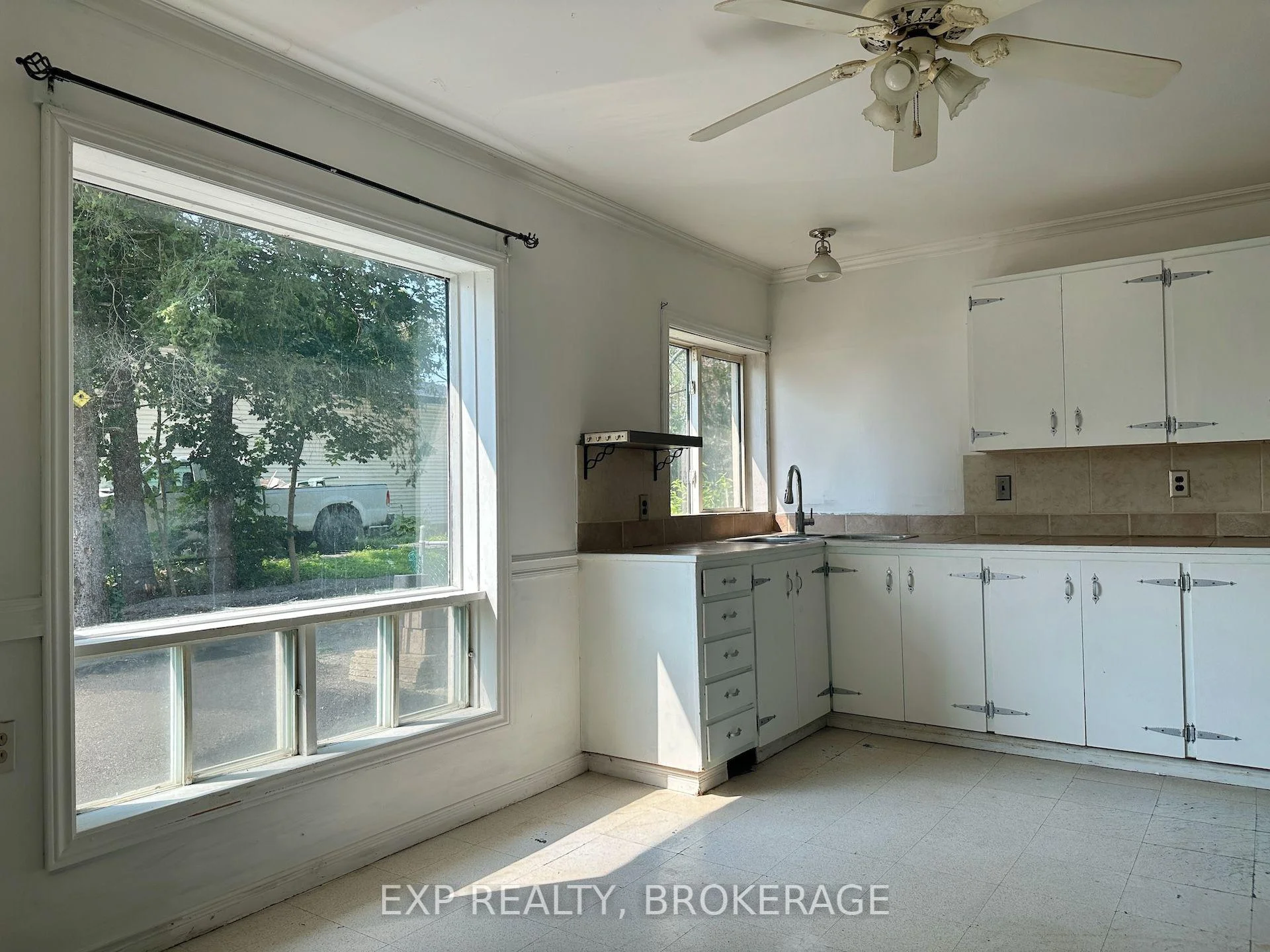 Photo 9 of 2295 Sydenham Road, Kingston, City North of 401 — HOMEH