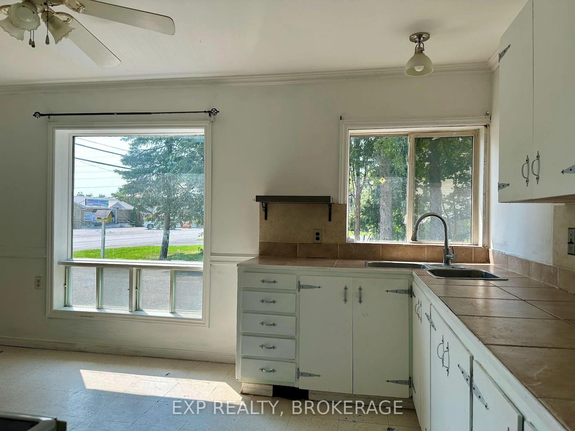 Photo 11 of 2295 Sydenham Road, Kingston, City North of 401 — HOMEH