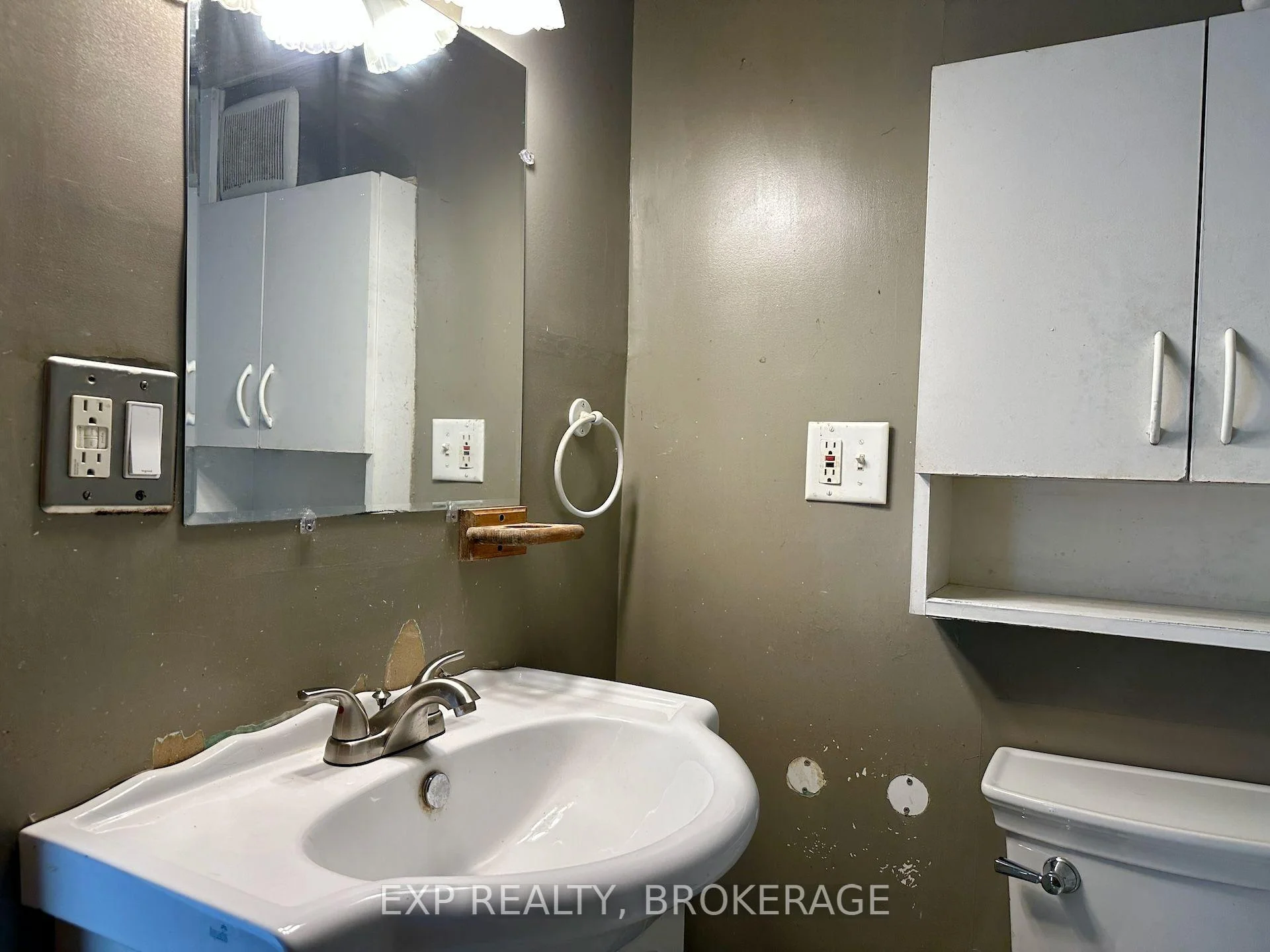 Photo 13 of 2295 Sydenham Road, Kingston, City North of 401 — HOMEH