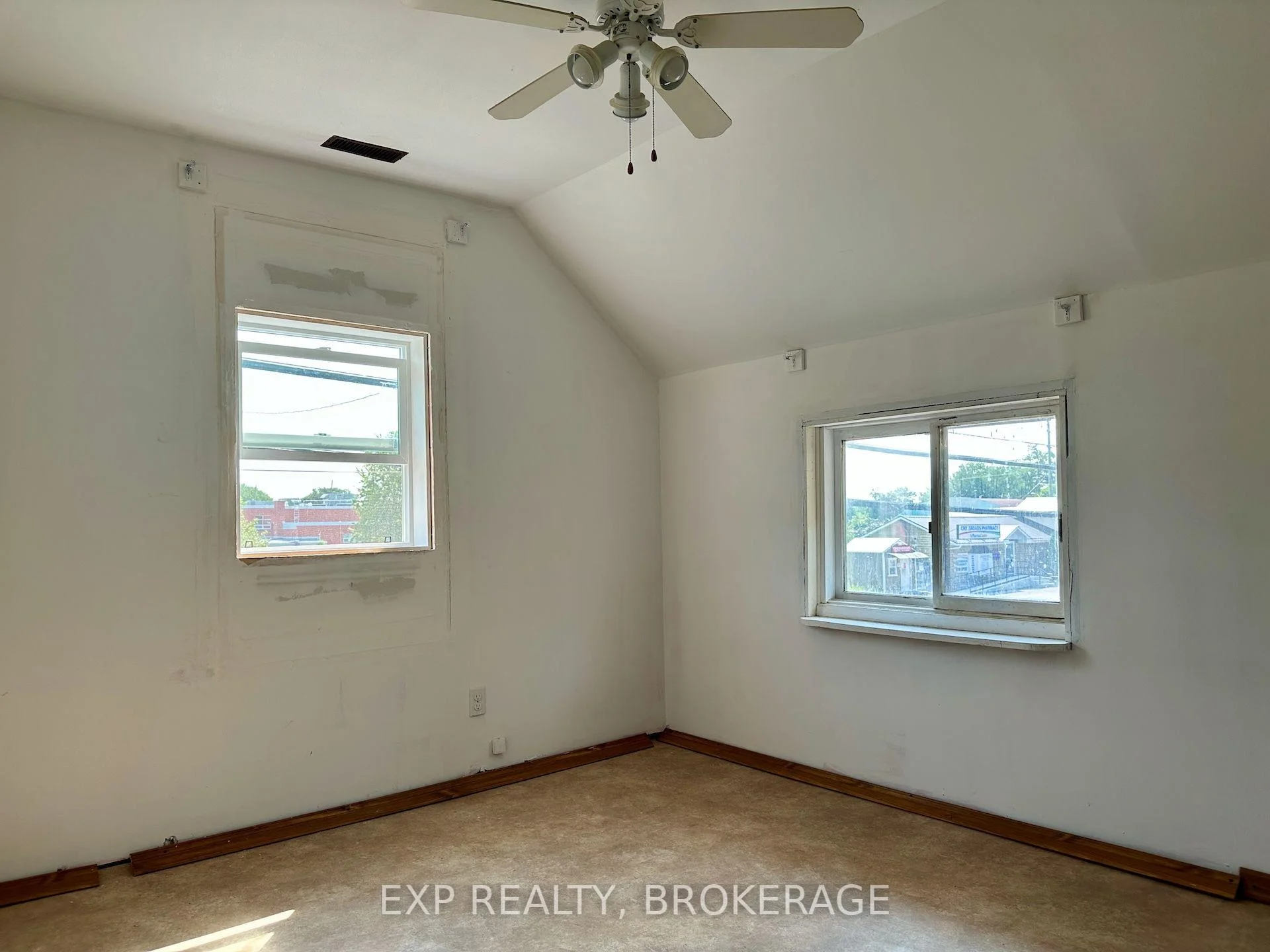 Photo 25 of 2295 Sydenham Road, Kingston, City North of 401 — HOMEH
