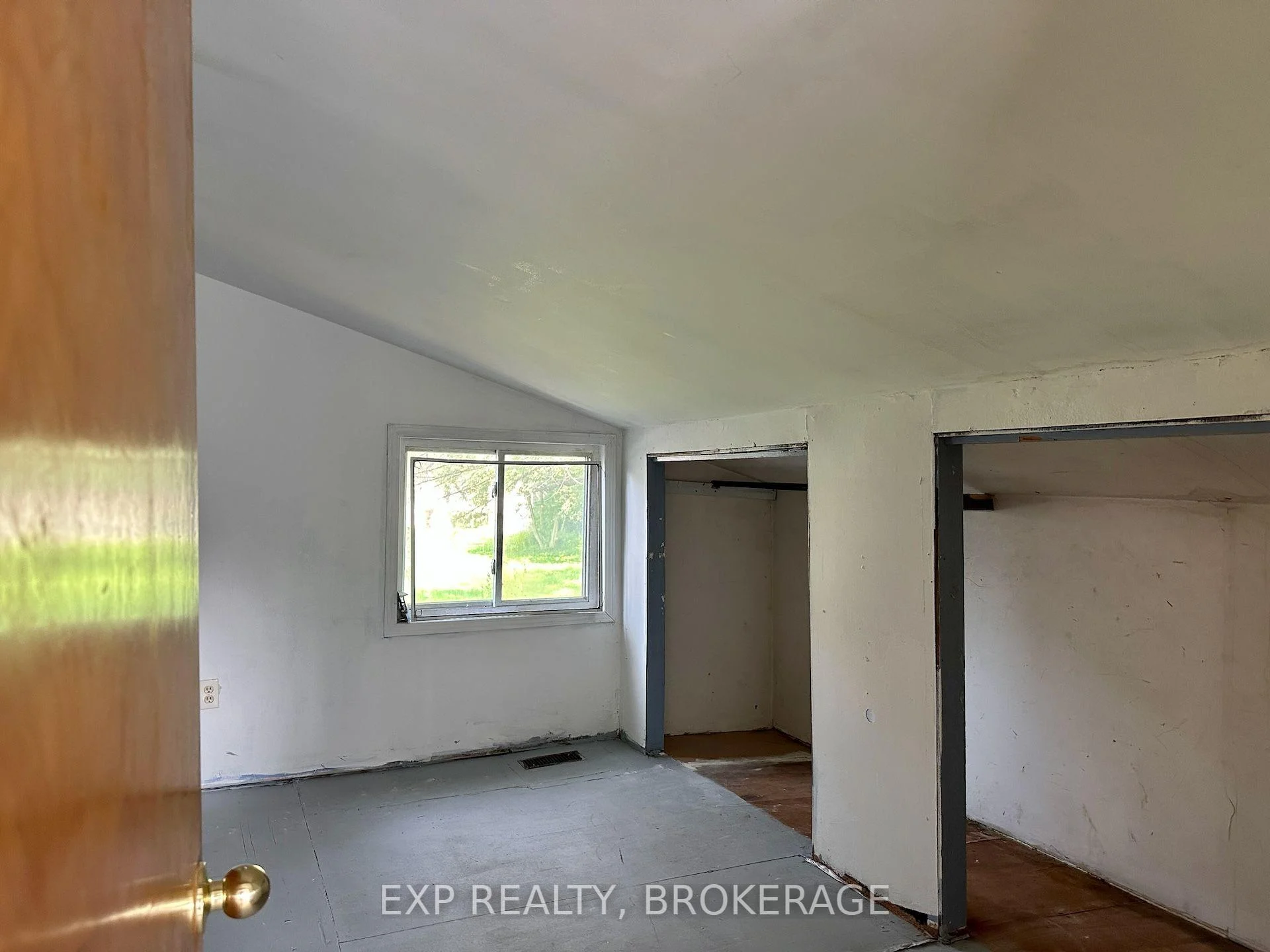Photo 34 of 2295 Sydenham Road, Kingston, City North of 401 — HOMEH