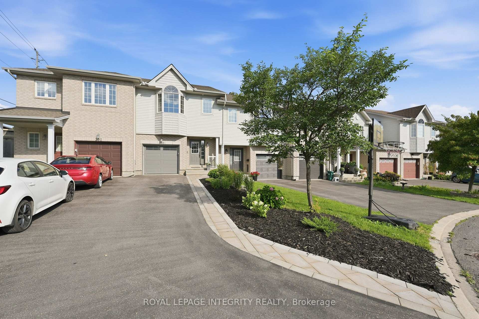 Photo 1 of 300 Rolling Meadow Crescent, Ottawa, Mer Bleue/Bradley Estates/Anderson Park — HOMEH