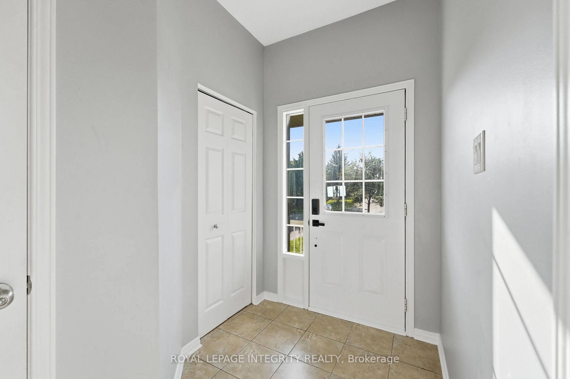 Photo 2 of 300 Rolling Meadow Crescent, Ottawa, Mer Bleue/Bradley Estates/Anderson Park — HOMEH