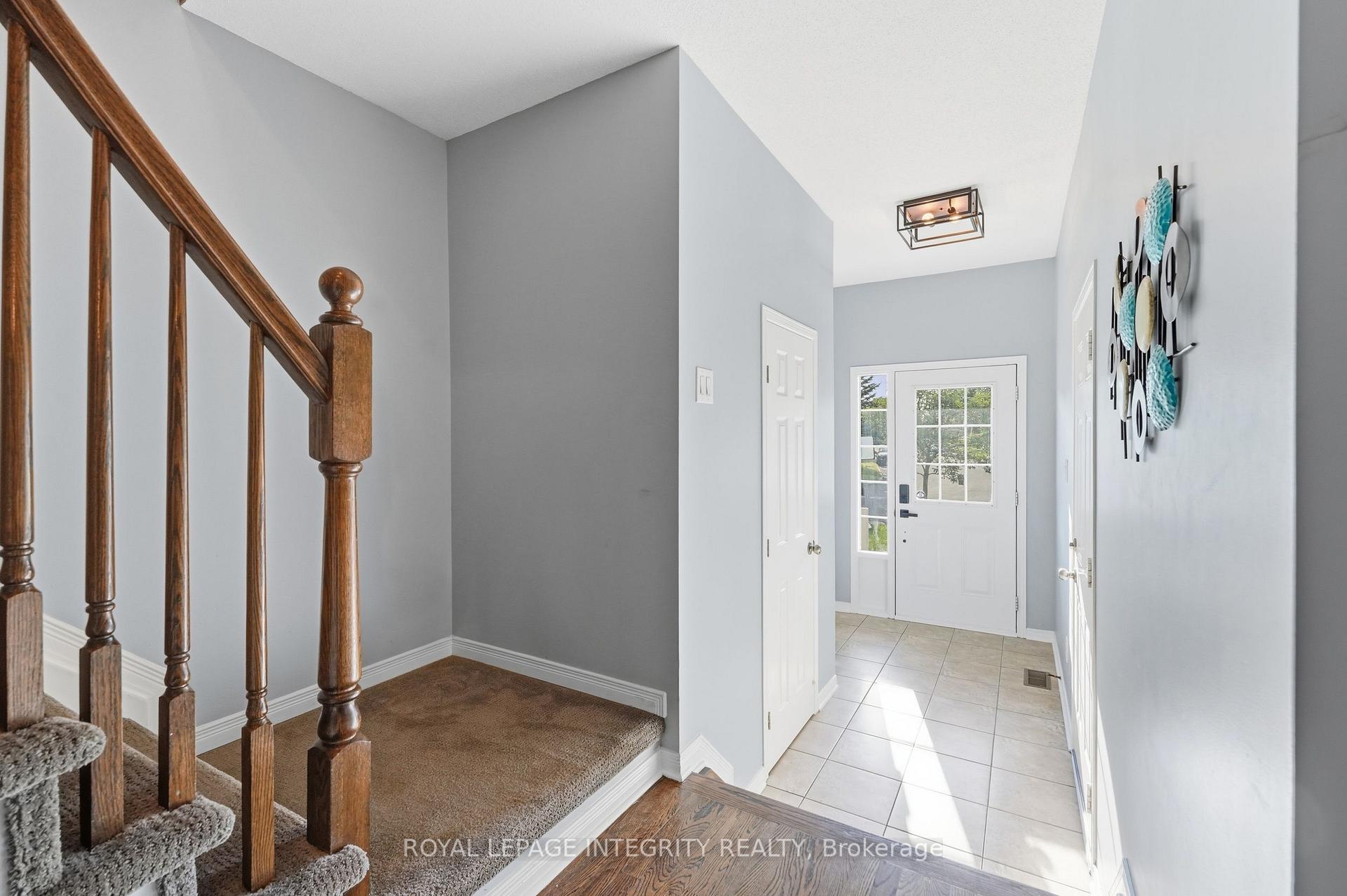 Photo 3 of 300 Rolling Meadow Crescent, Ottawa, Mer Bleue/Bradley Estates/Anderson Park — HOMEH