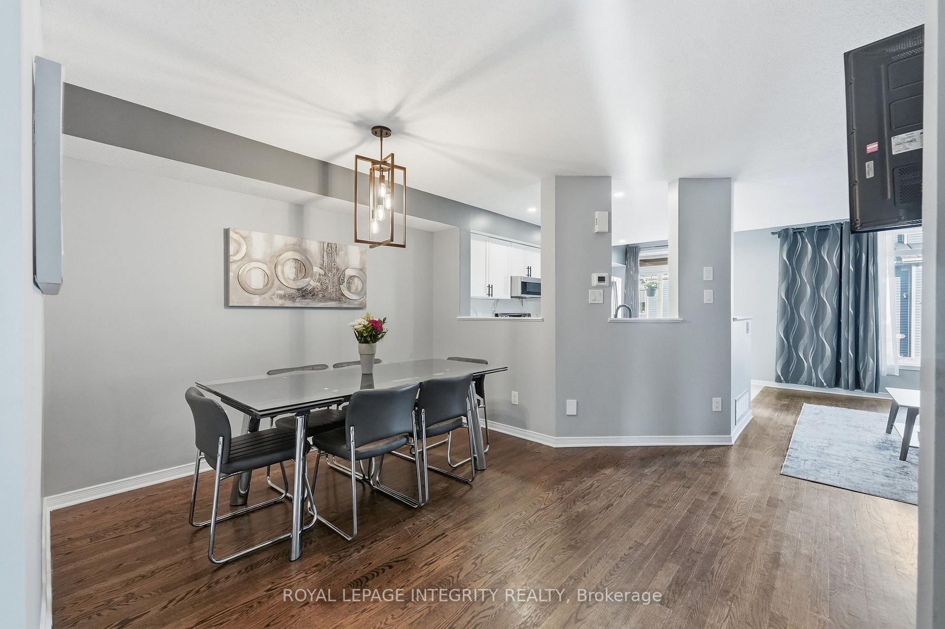 Photo 4 of 300 Rolling Meadow Crescent, Ottawa, Mer Bleue/Bradley Estates/Anderson Park — HOMEH