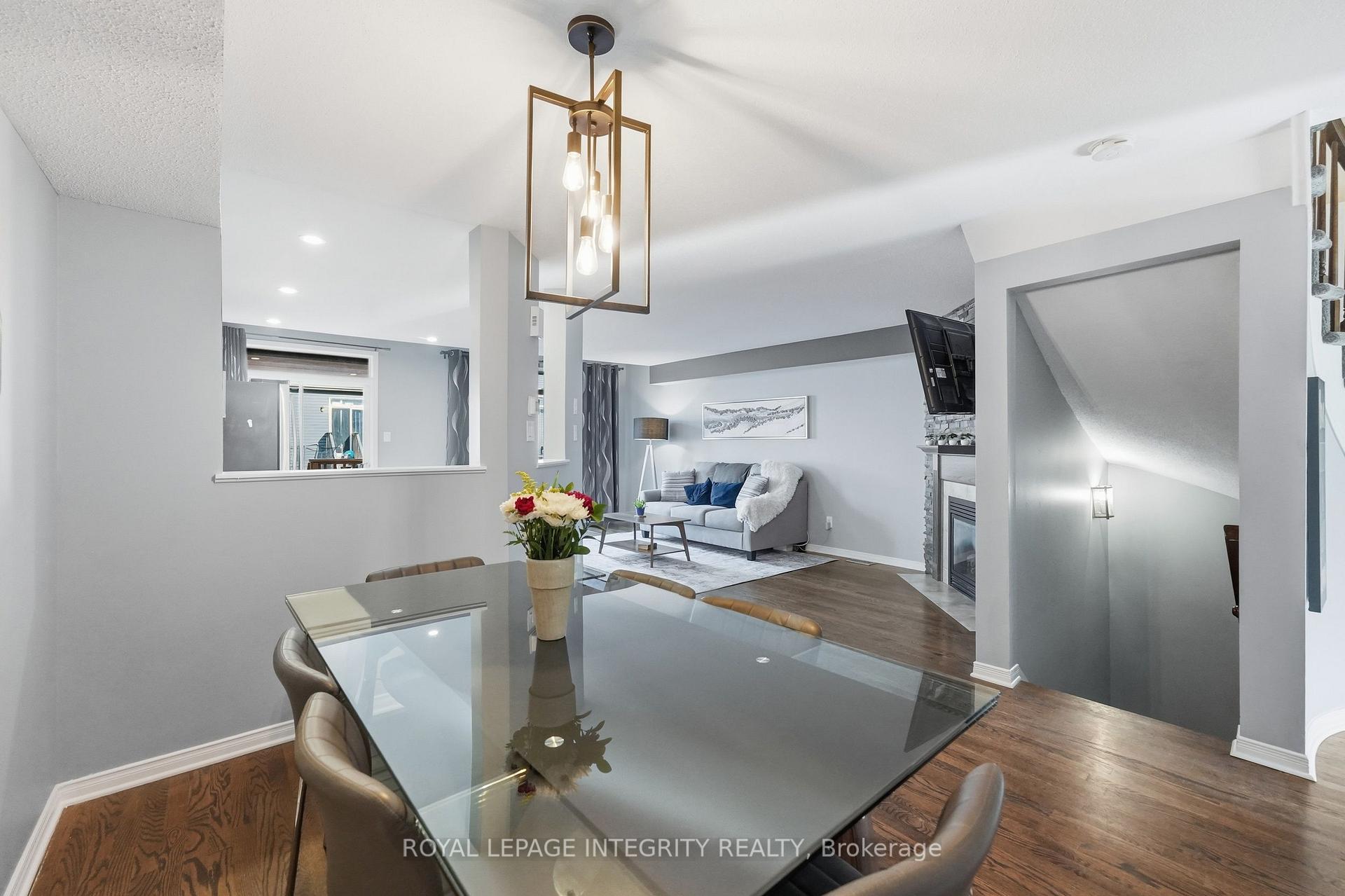 Photo 6 of 300 Rolling Meadow Crescent, Ottawa, Mer Bleue/Bradley Estates/Anderson Park — HOMEH