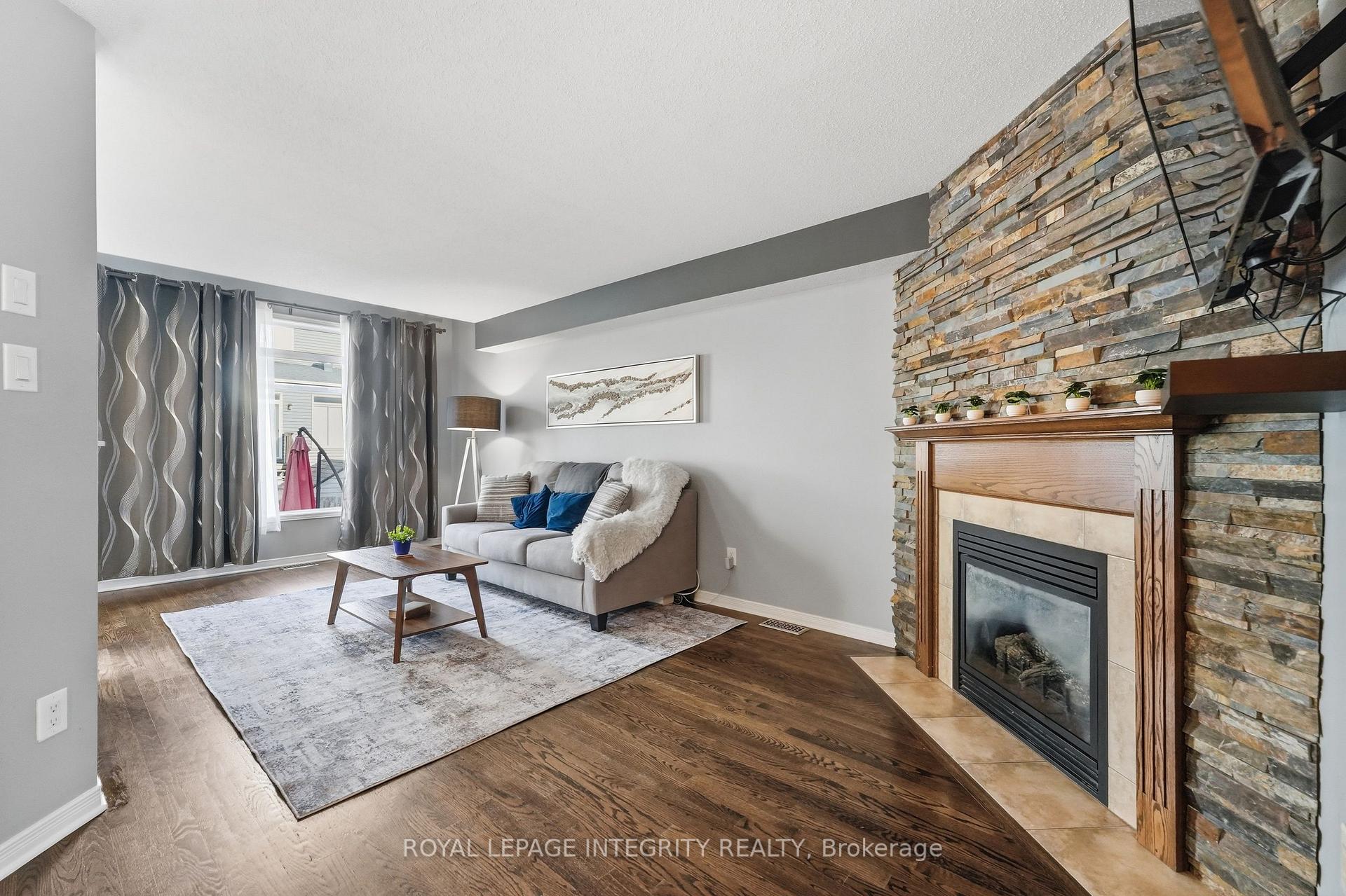 Photo 8 of 300 Rolling Meadow Crescent, Ottawa, Mer Bleue/Bradley Estates/Anderson Park — HOMEH