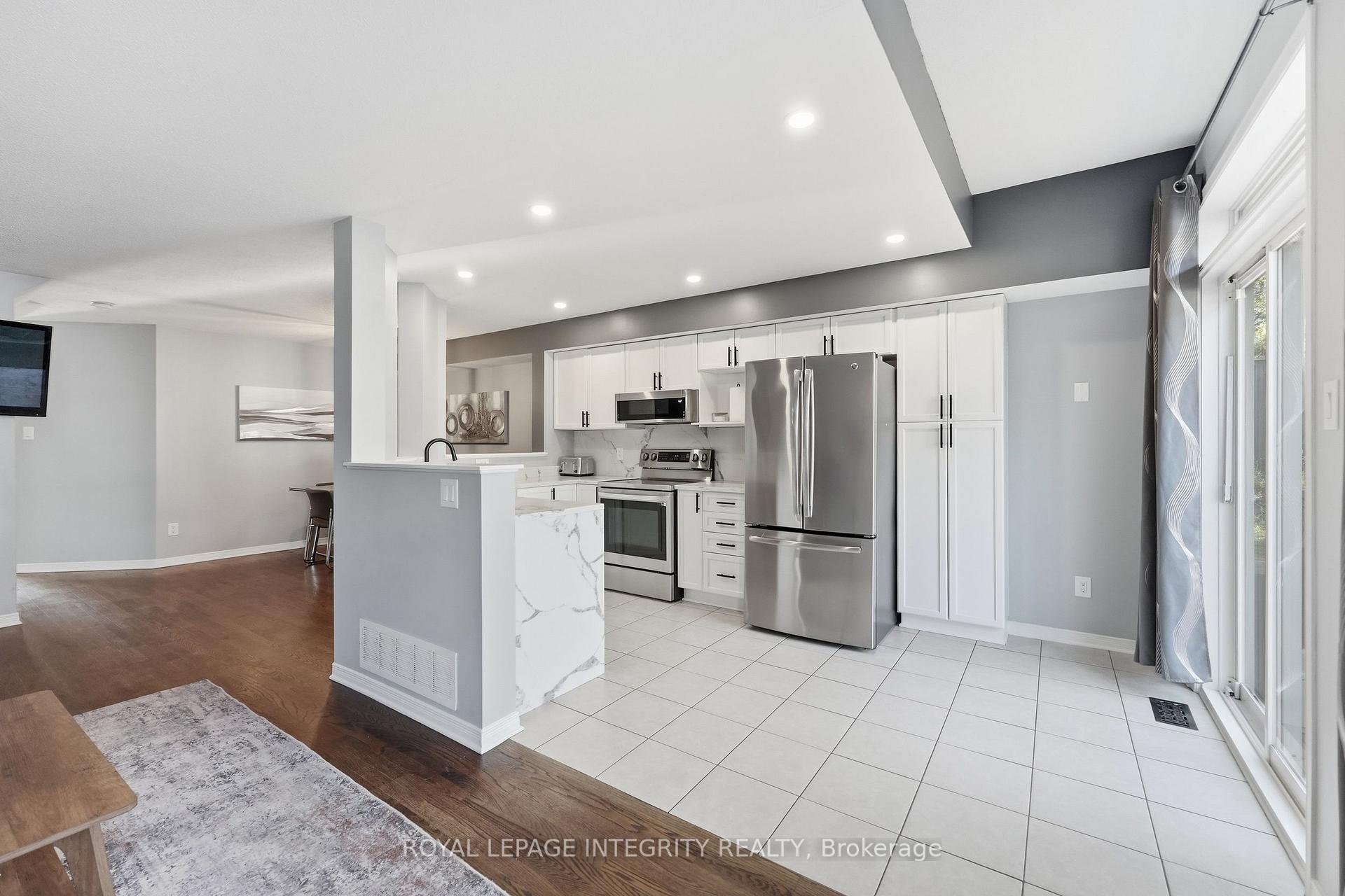 Photo 12 of 300 Rolling Meadow Crescent, Ottawa, Mer Bleue/Bradley Estates/Anderson Park — HOMEH