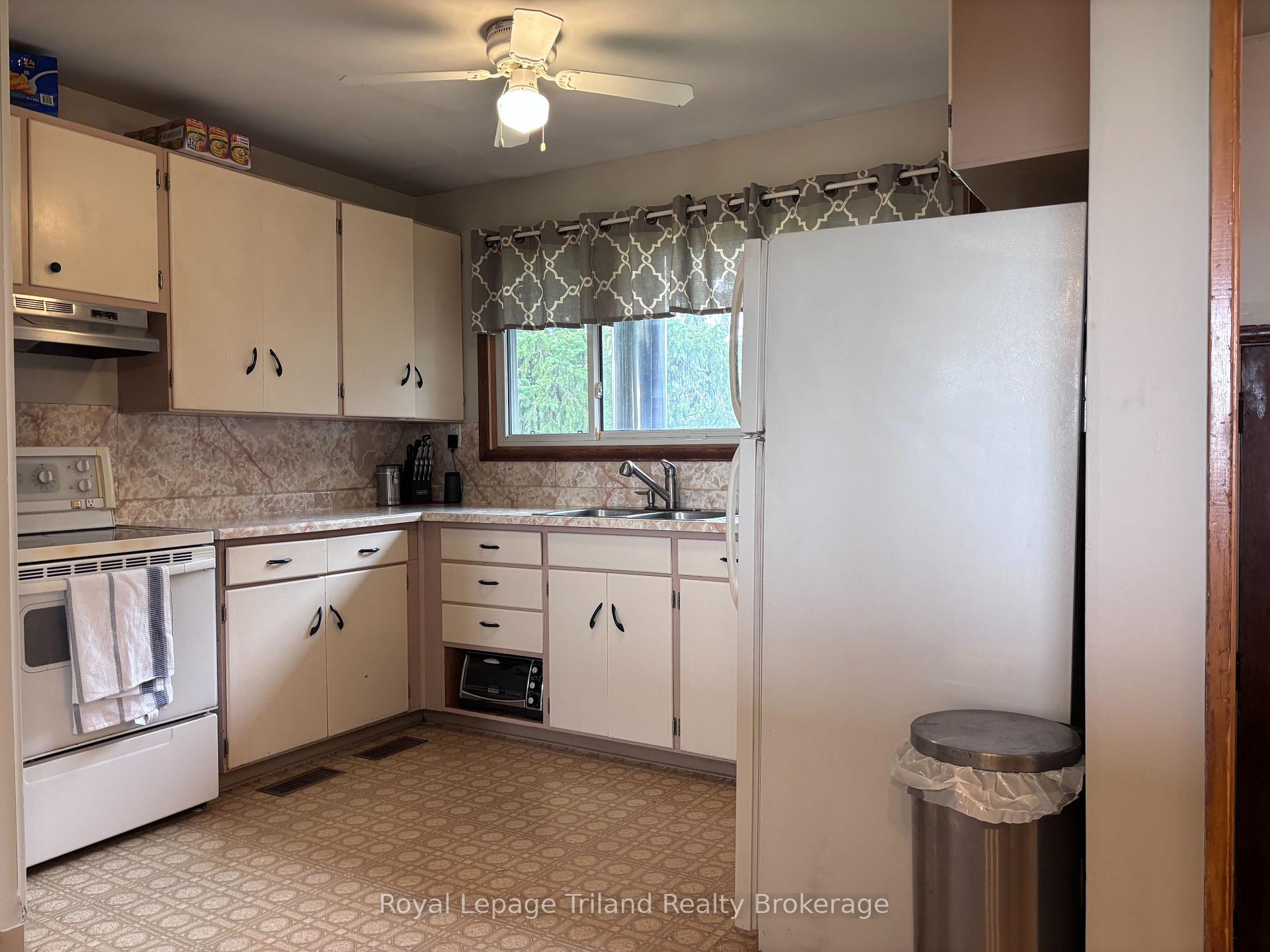 Photo 11 of 1776 Cockshutt Road, Norfolk, Townsend — HOMEH