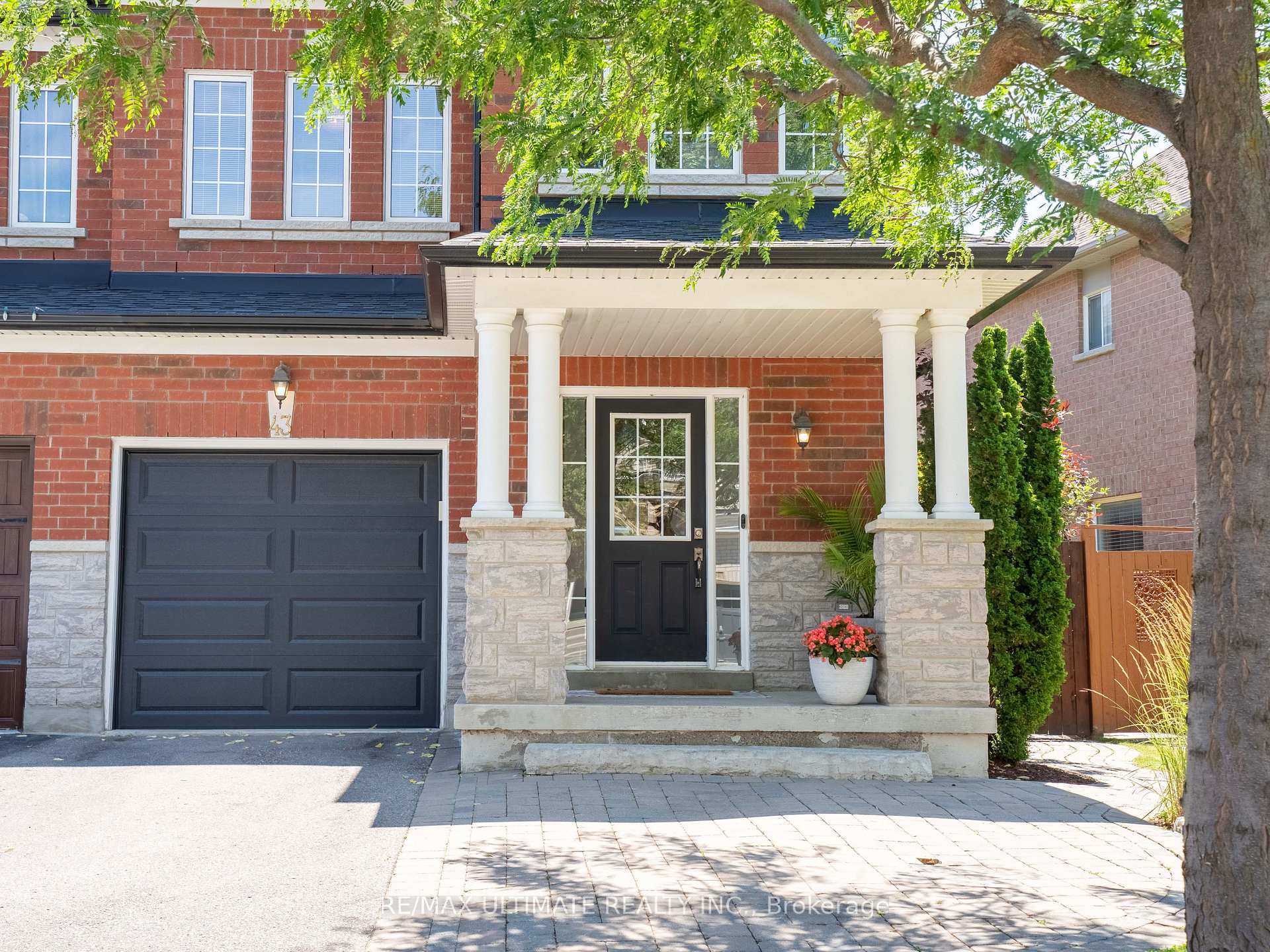 Photo 2 of 43 Shelbourne Drive, Vaughan, Vellore Village — HOMEH