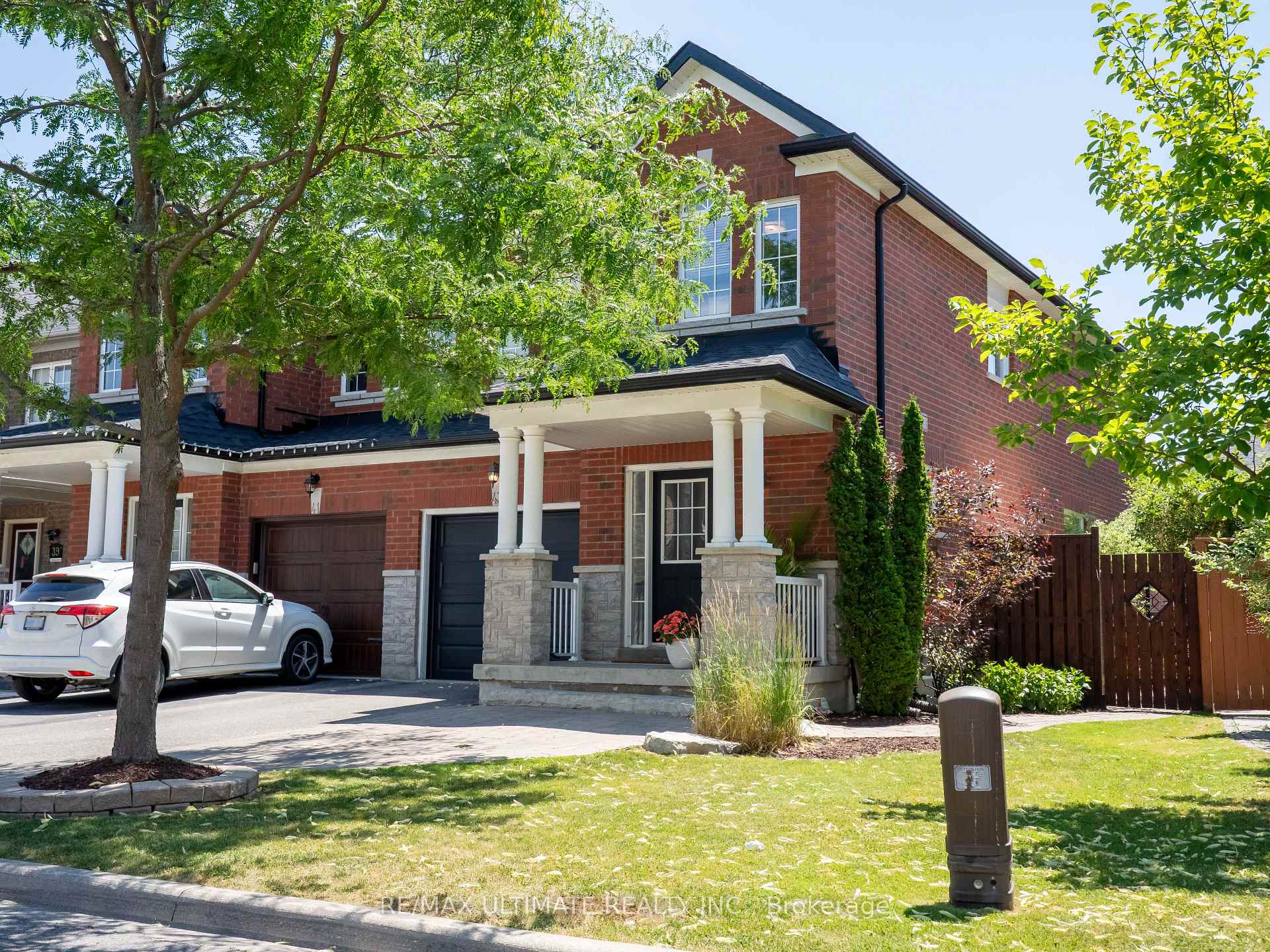 Photo 3 of 43 Shelbourne Drive, Vaughan, Vellore Village — HOMEH