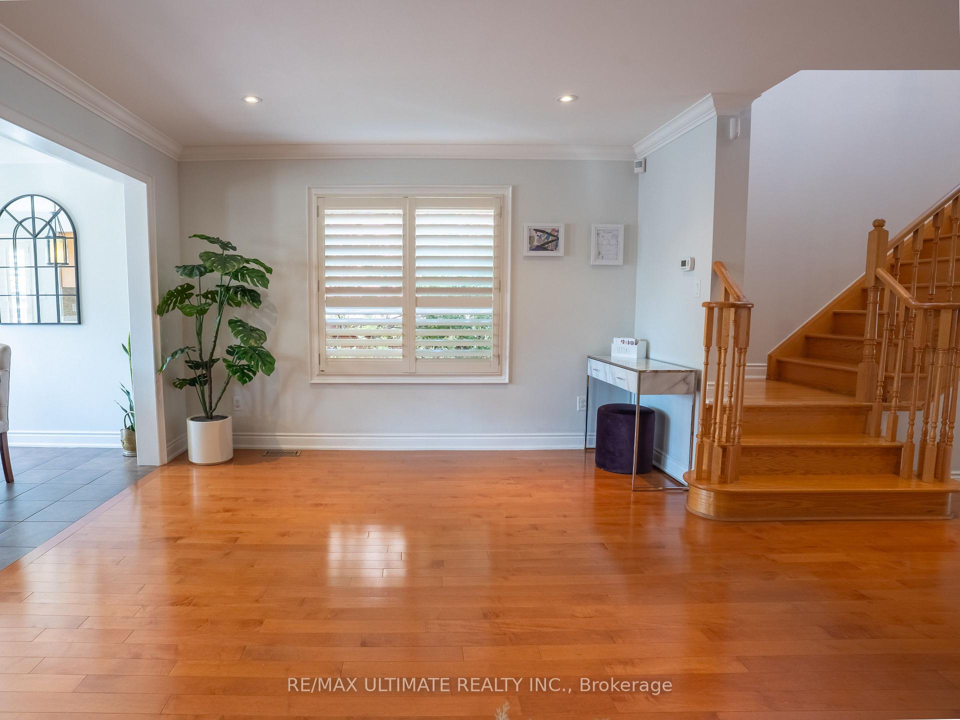 Photo 8 of 43 Shelbourne Drive, Vaughan, Vellore Village — HOMEH