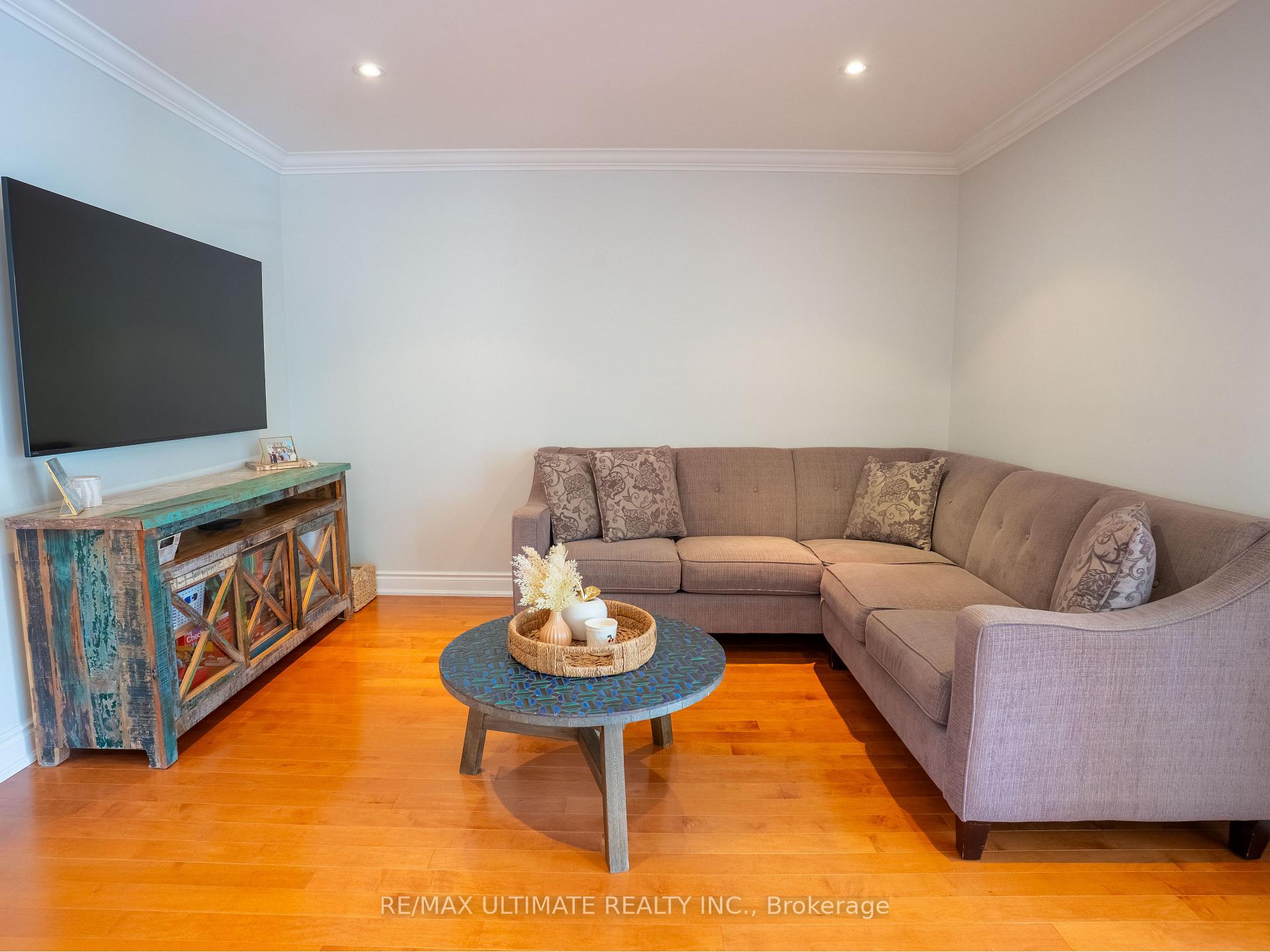 Photo 9 of 43 Shelbourne Drive, Vaughan, Vellore Village — HOMEH