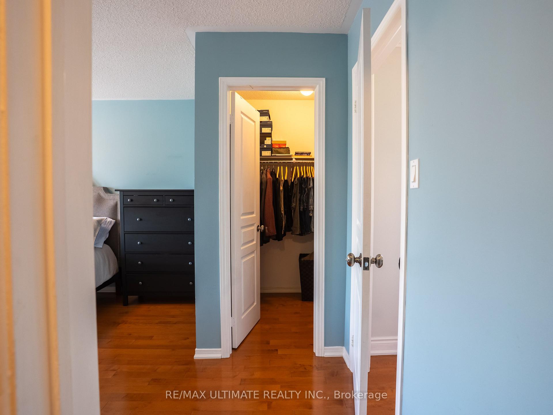 Photo 17 of 43 Shelbourne Drive, Vaughan, Vellore Village — HOMEH