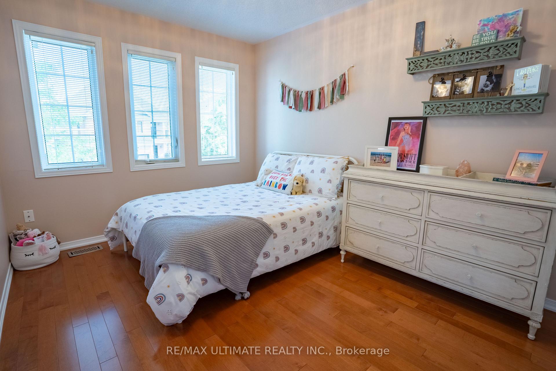 Photo 21 of 43 Shelbourne Drive, Vaughan, Vellore Village — HOMEH