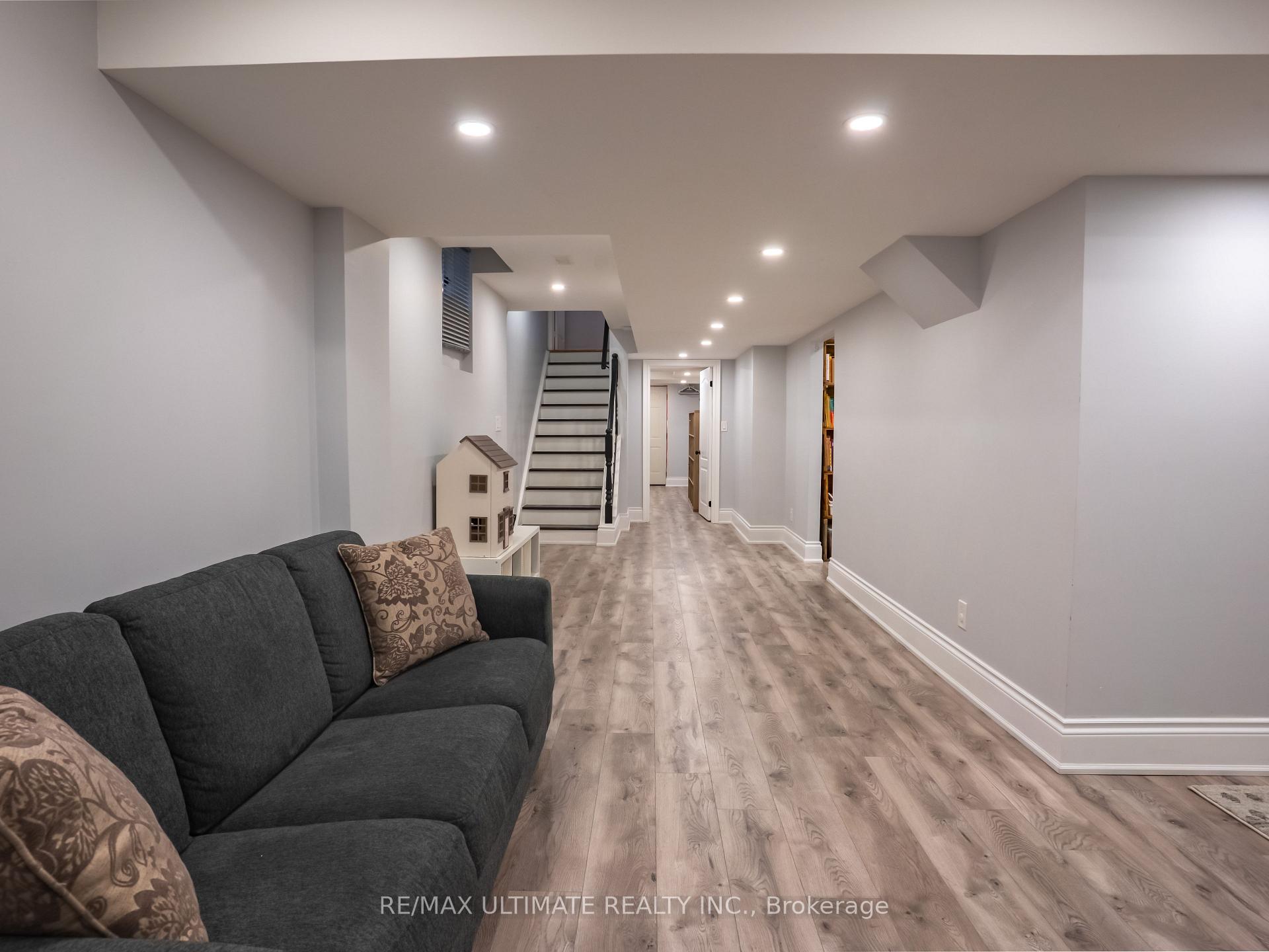 Photo 31 of 43 Shelbourne Drive, Vaughan, Vellore Village — HOMEH