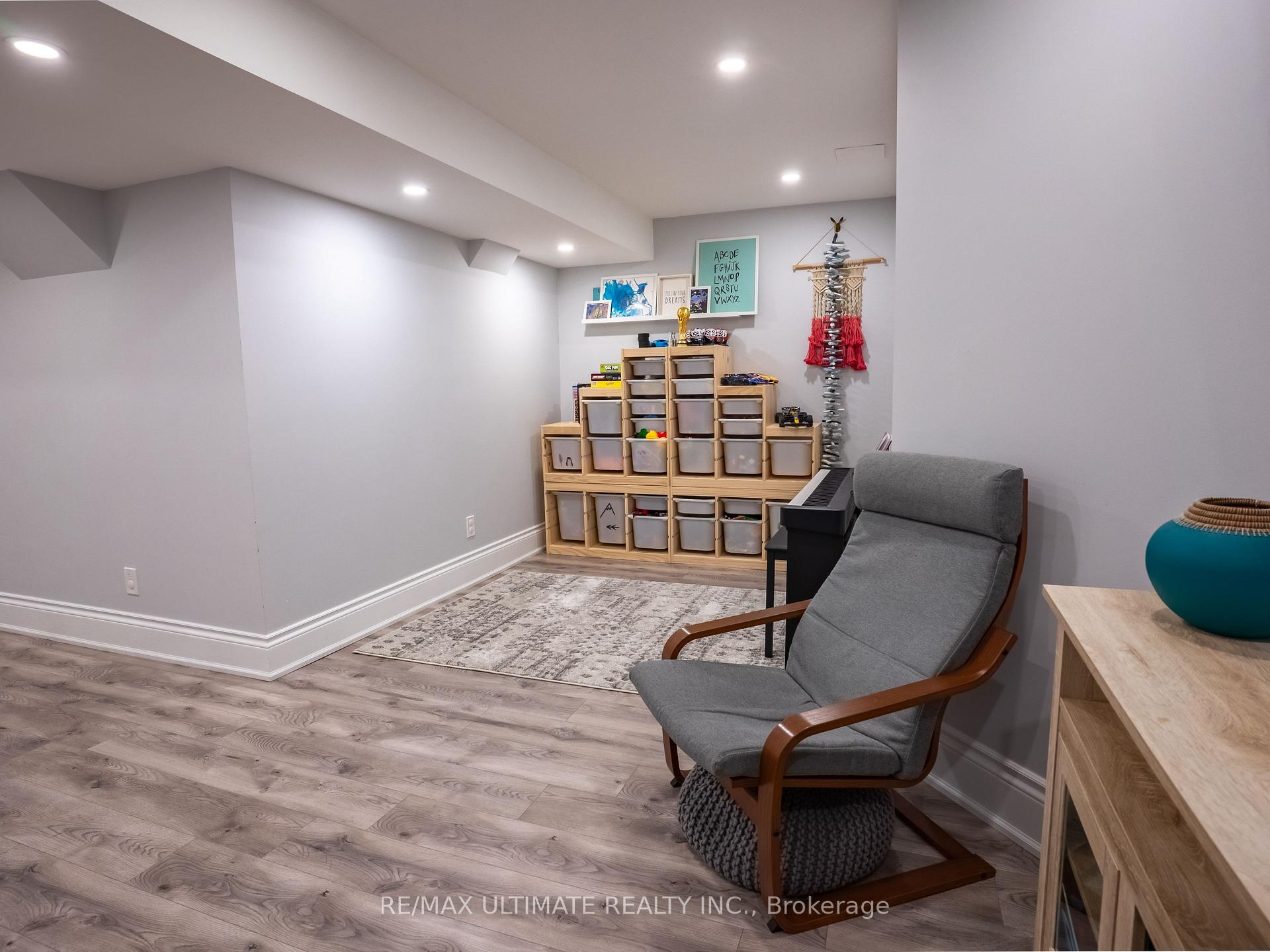 Photo 32 of 43 Shelbourne Drive, Vaughan, Vellore Village — HOMEH