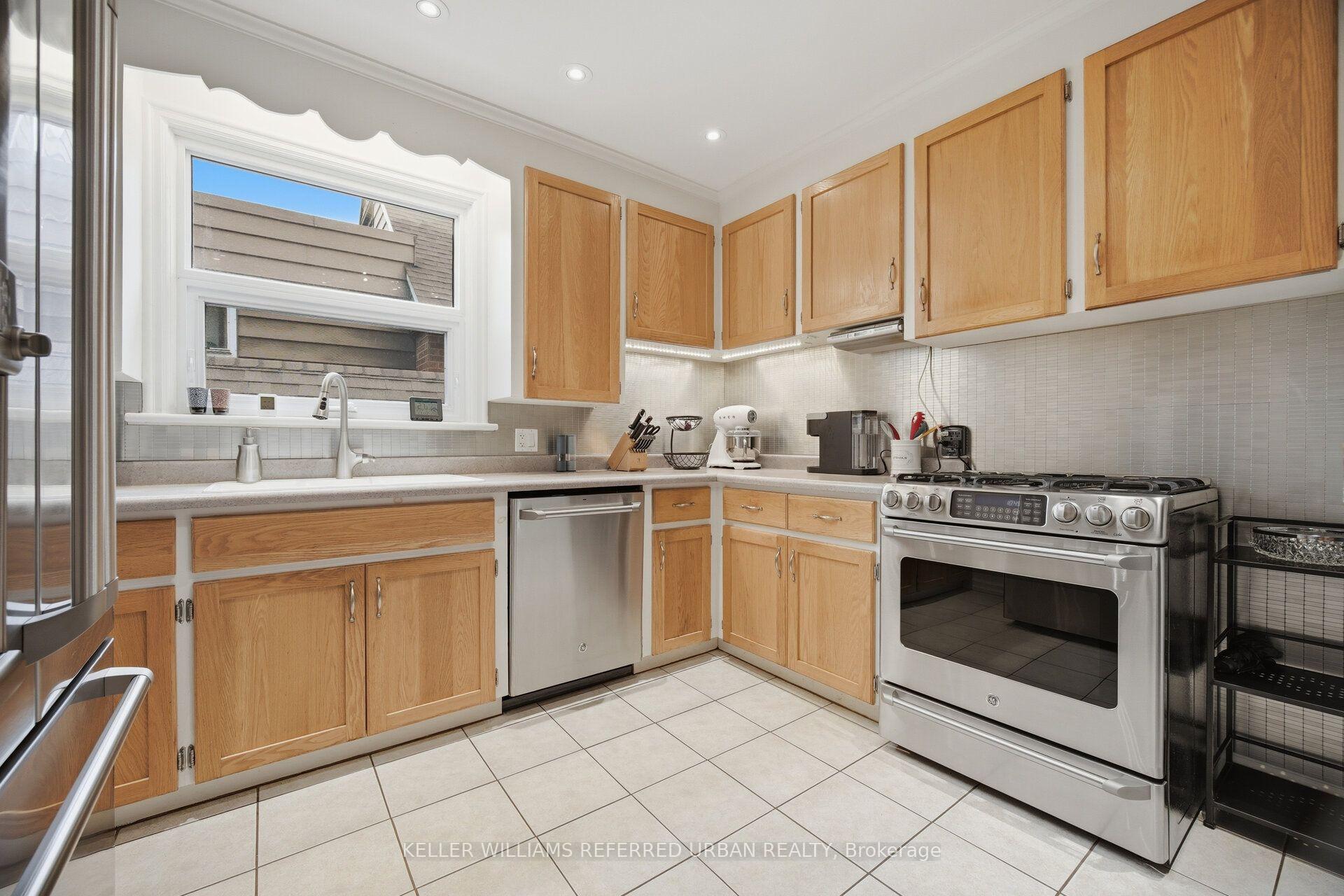 Photo 7 of 124 Kipling Road, Hamilton, Westdale — HOMEH