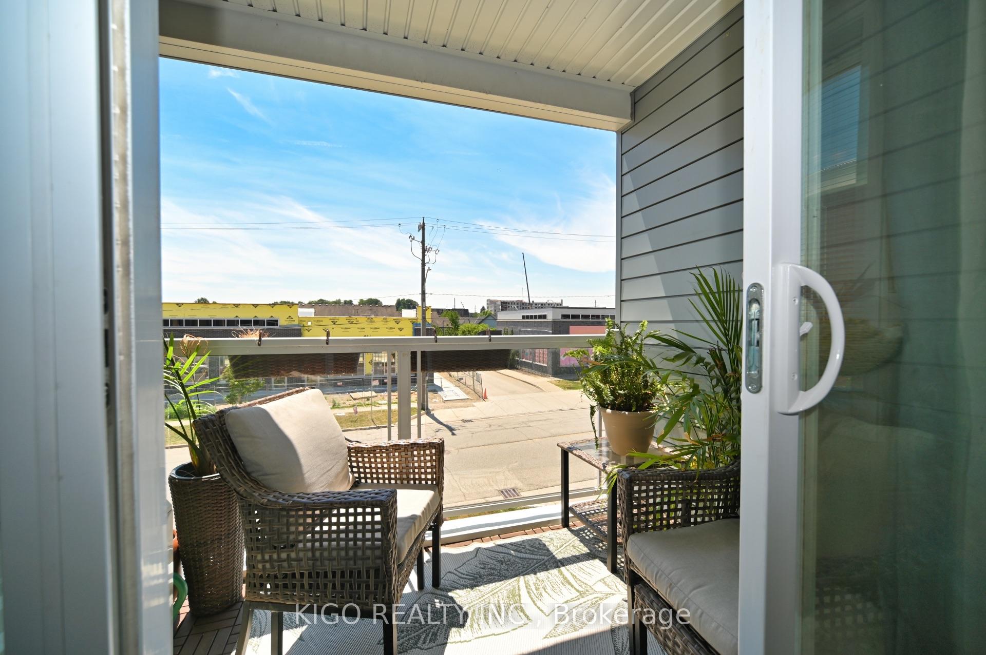 Photo 11 of 120 Seabrook Drive, Kitchener, Trussler — HOMEH