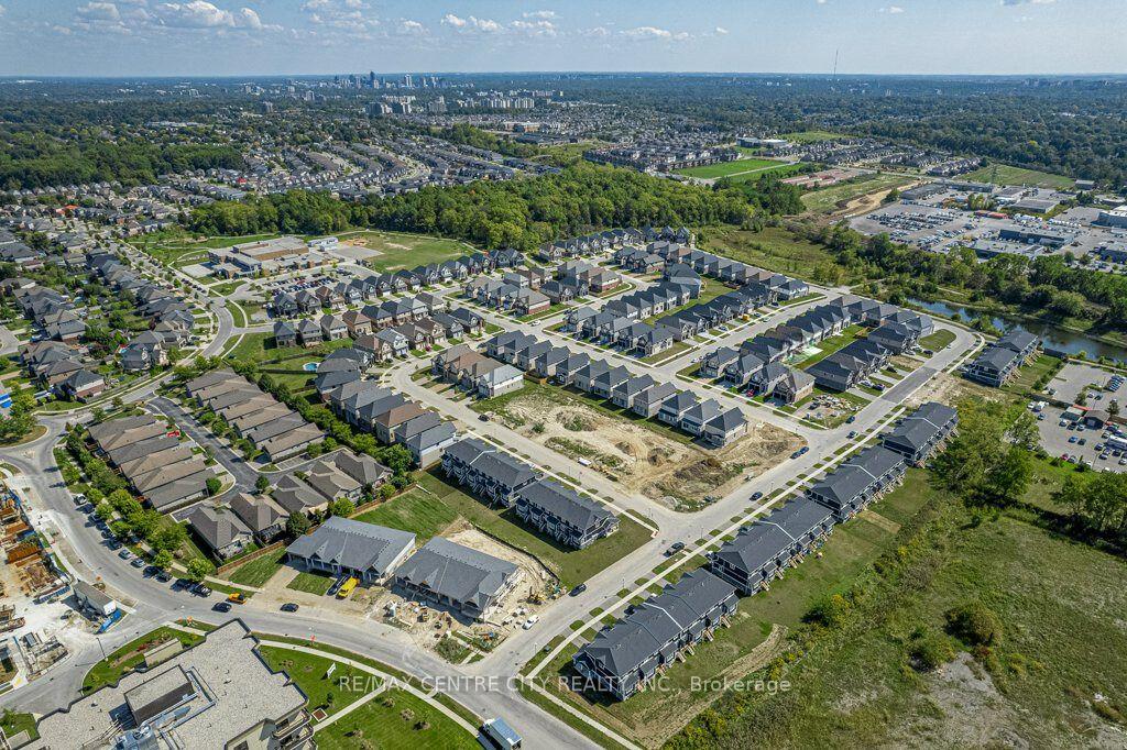 Photo 8 of 1595 Noah Bend, London, North I — HOMEH