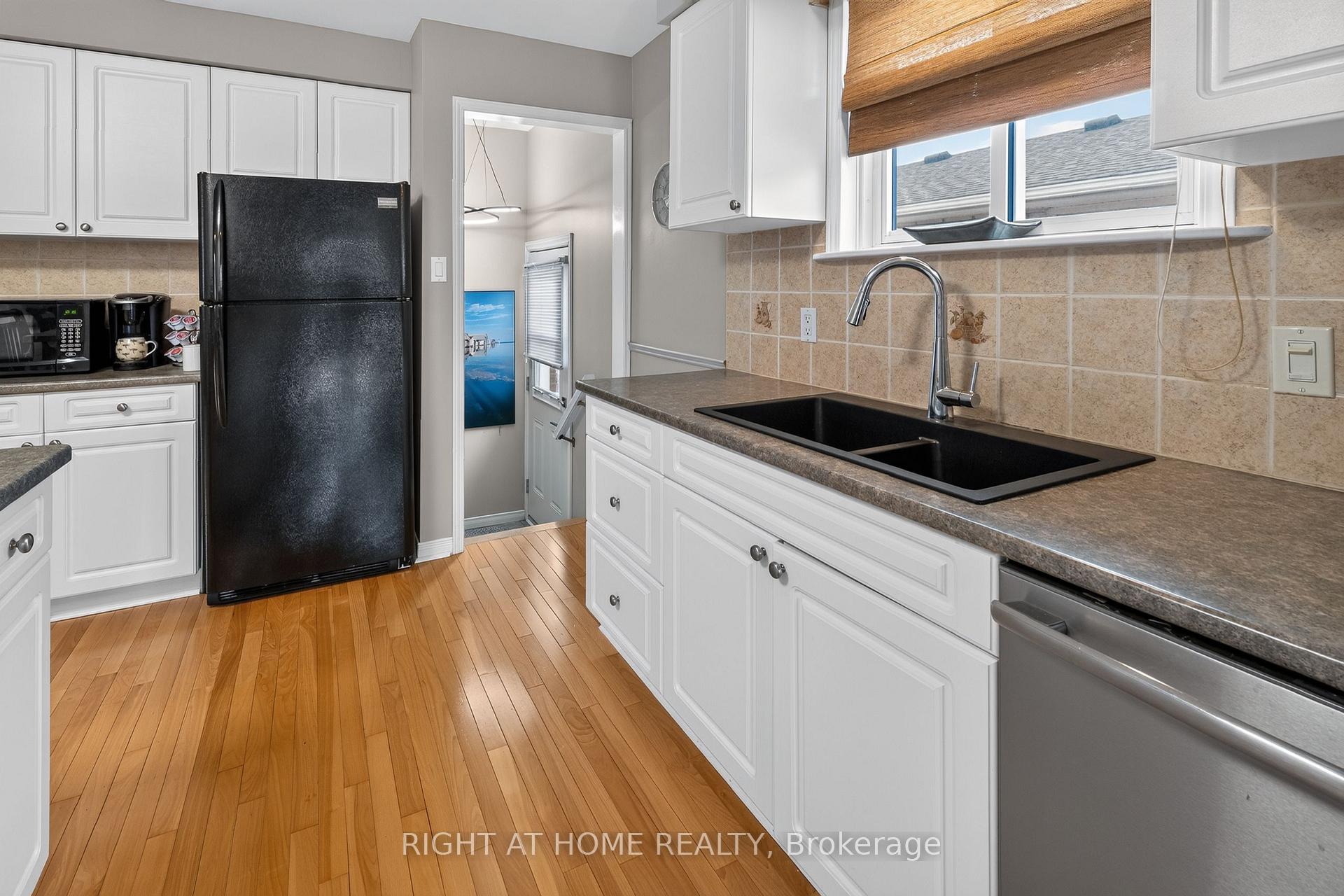 Photo 8 of 27 Dyer Street, St. Thomas — HOMEH