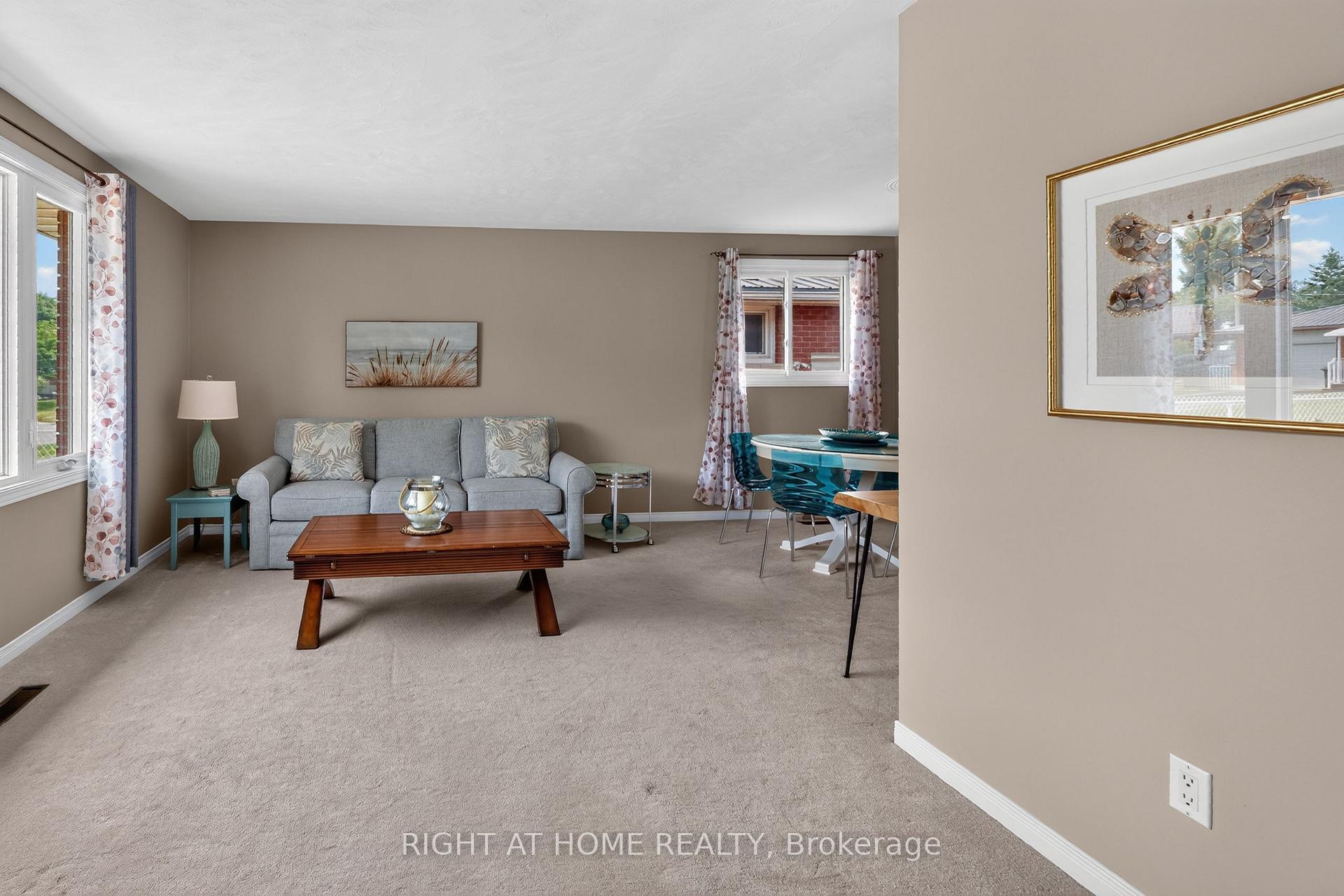 Photo 10 of 27 Dyer Street, St. Thomas — HOMEH