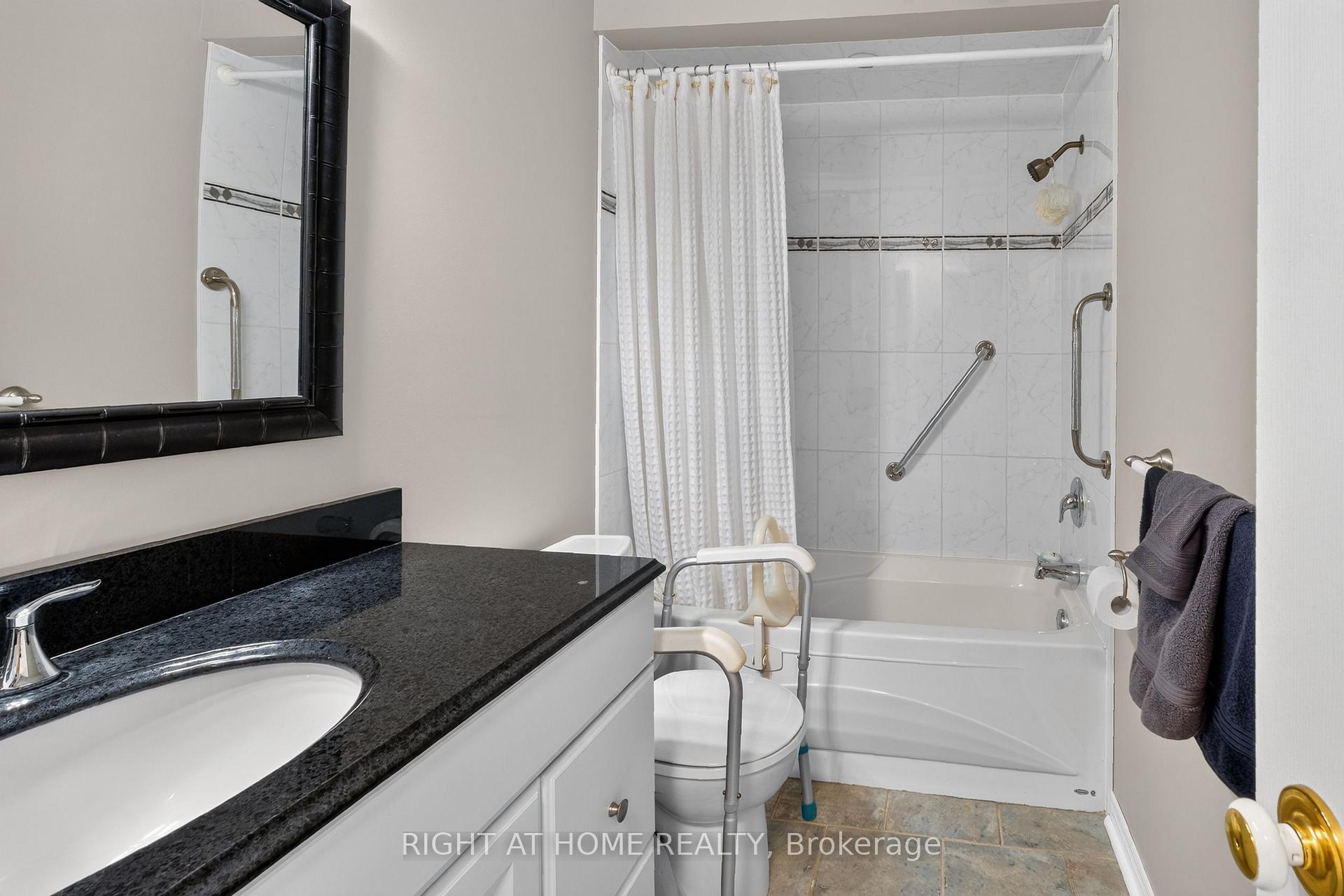 Photo 18 of 27 Dyer Street, St. Thomas — HOMEH