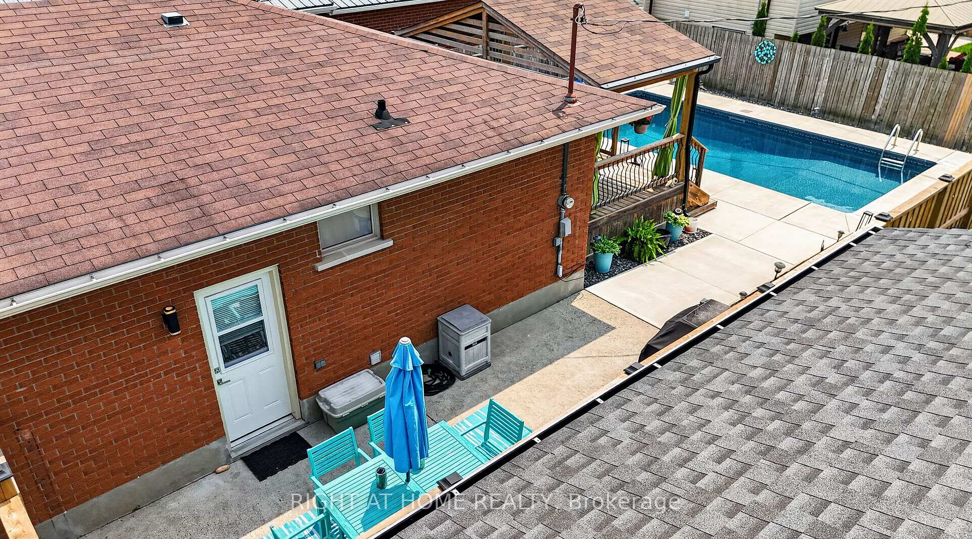 Photo 35 of 27 Dyer Street, St. Thomas — HOMEH