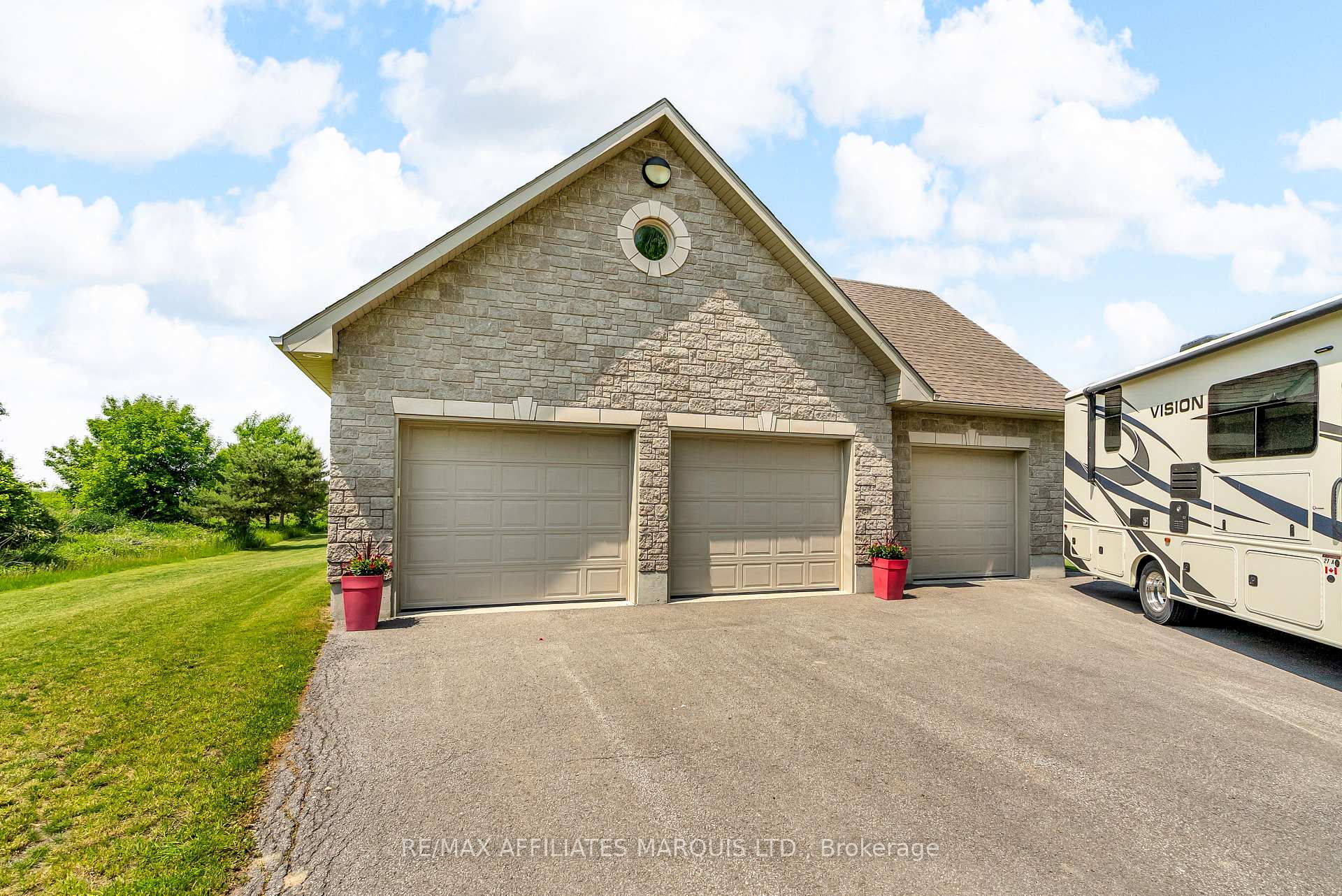 Photo 79 of 17623 Sandringham Road, North Stormont, North Stormont (Roxborough) Twp — HOMEH