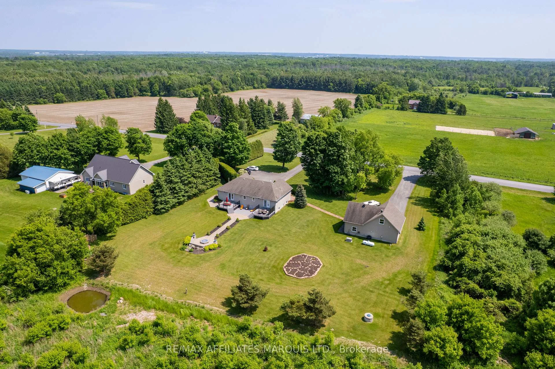 Photo 5 of 17623 Sandringham Road, North Stormont, North Stormont (Roxborough) Twp — HOMEH