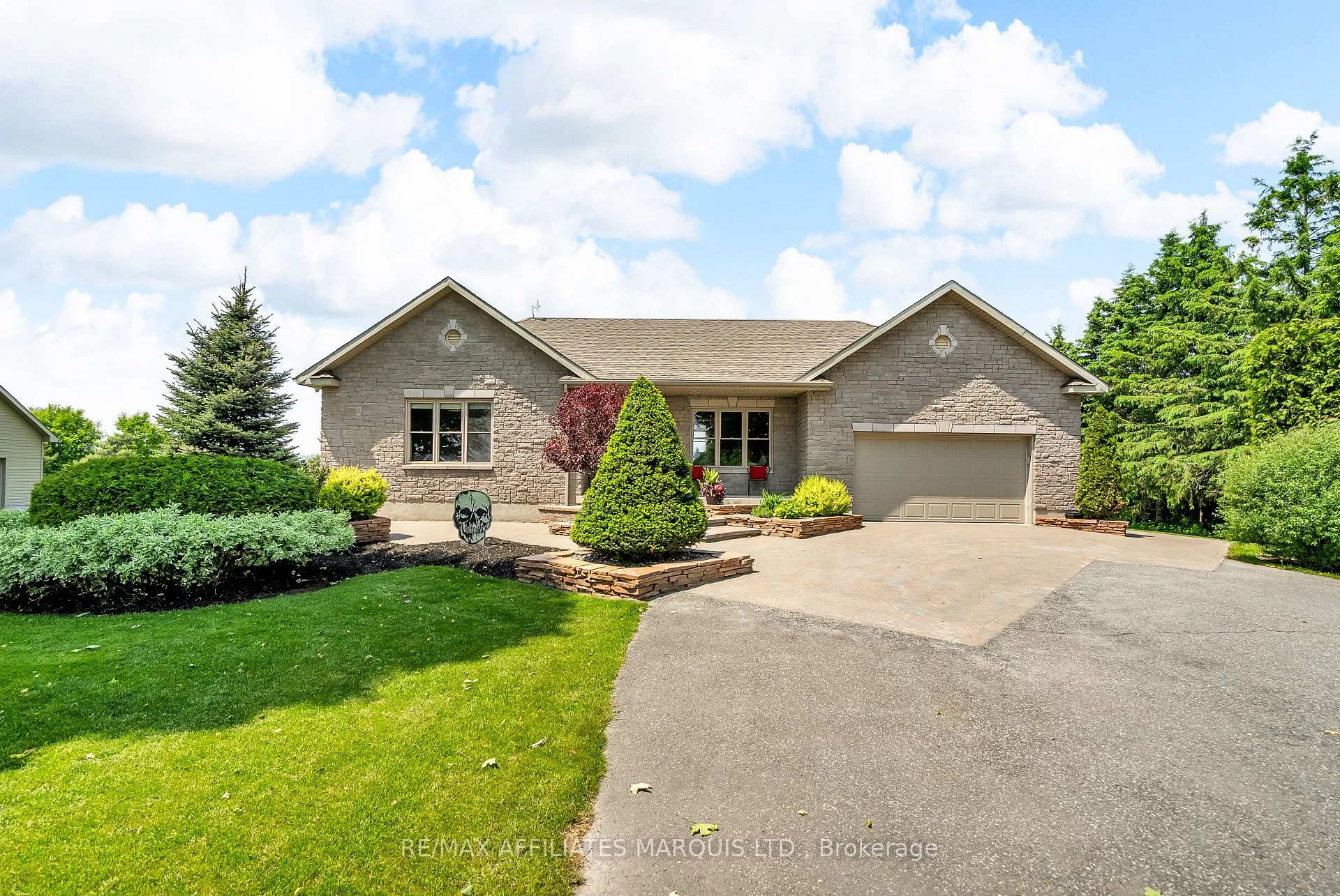 Photo 7 of 17623 Sandringham Road, North Stormont, North Stormont (Roxborough) Twp — HOMEH